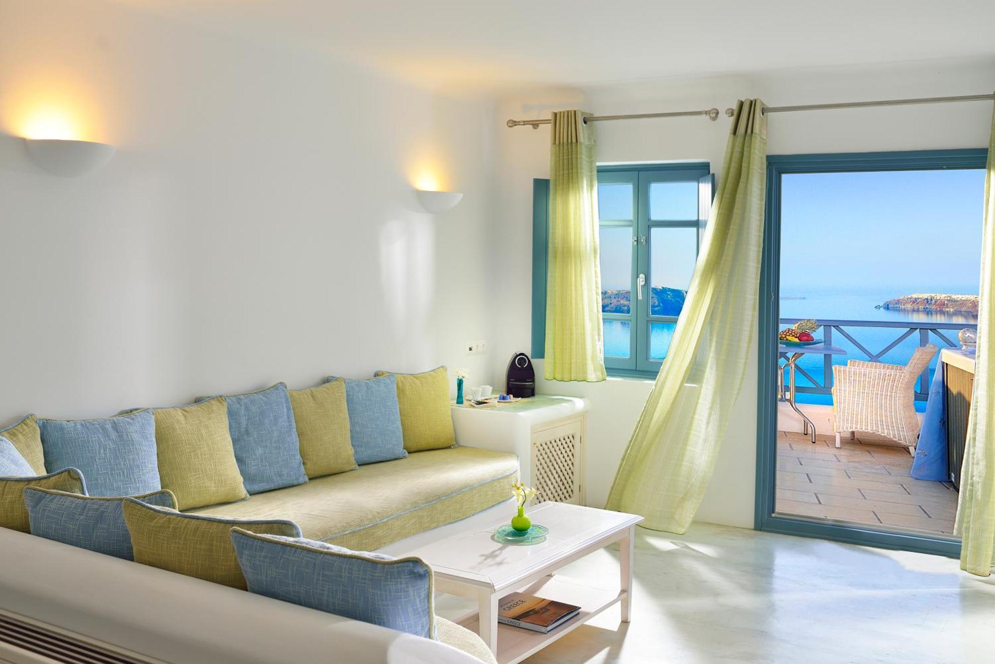 Honeymoon Suite with Hot Tub and Caldera View