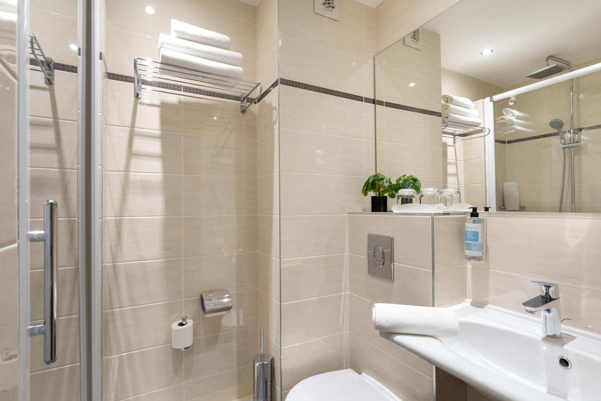 Connecting Family Suite
