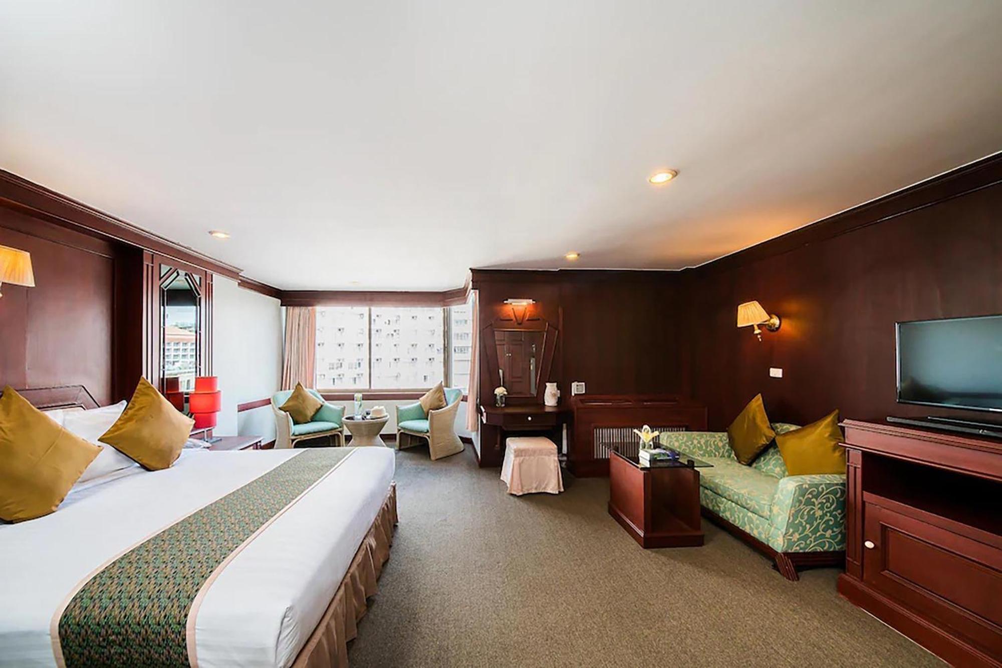 Deluxe King Room