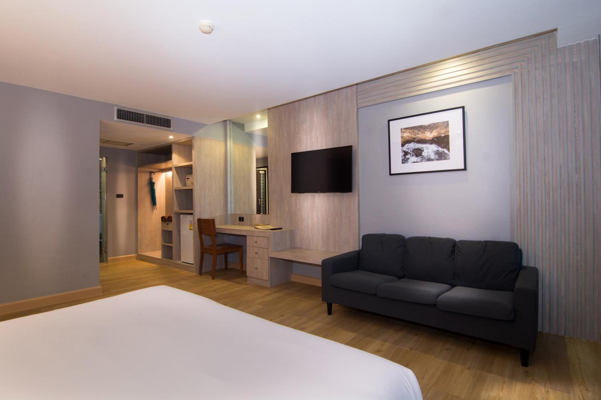 Deluxe Queen Room