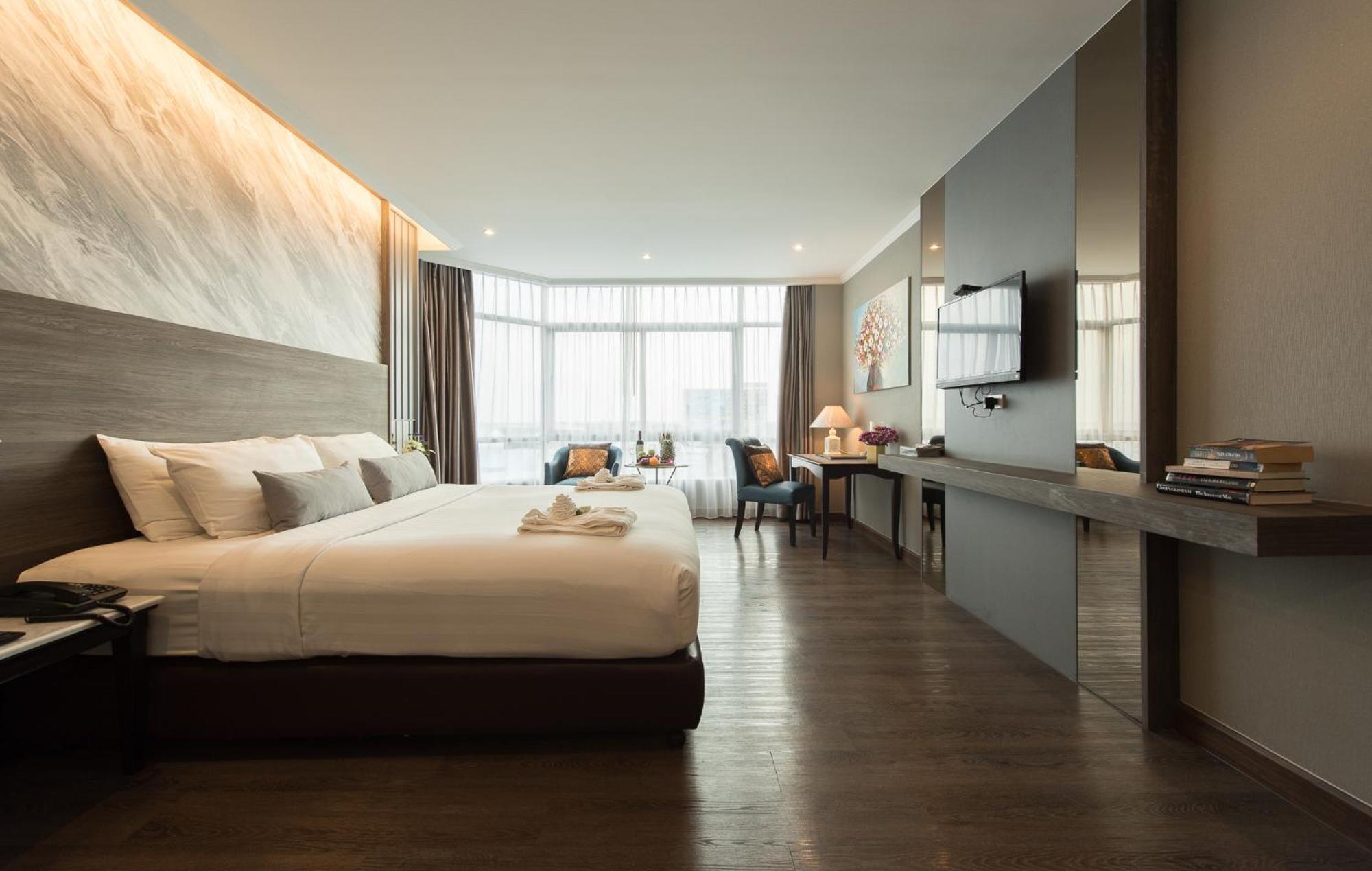 Deluxe King Room