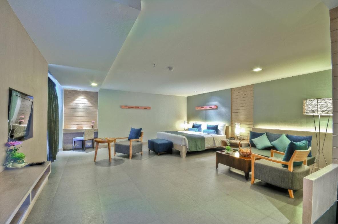 Premier Triple Room