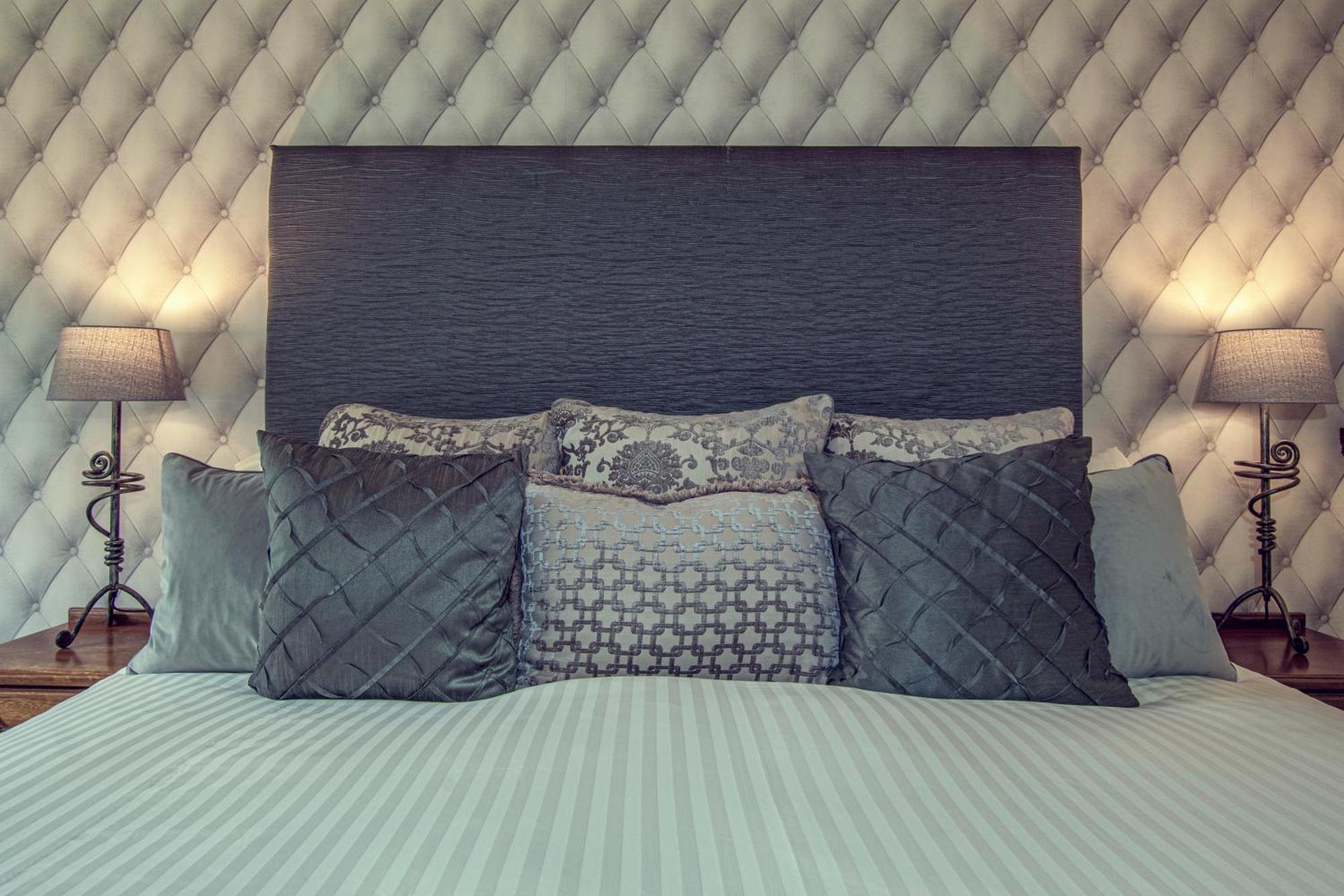 Triple Room (1 Double Bed + 1 Single Bed)