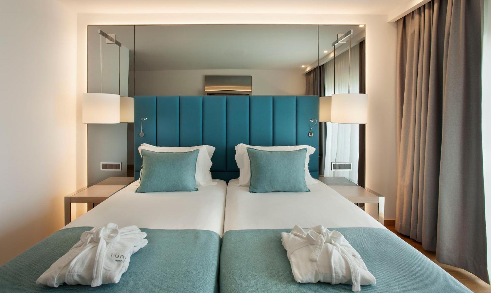 Special Offer - Twin Room with Lateral Sea View