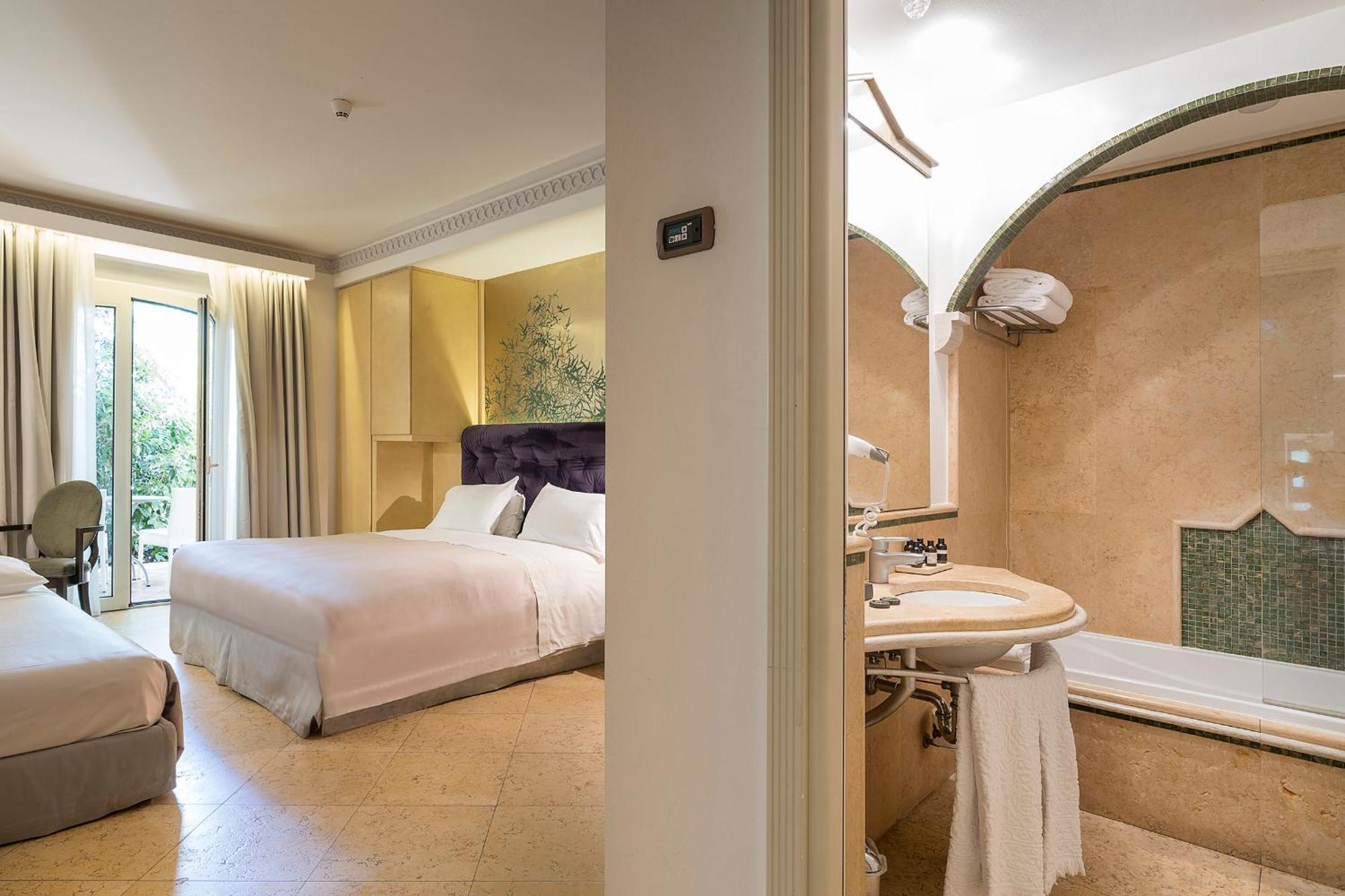 Classic Triple Room with Terrace