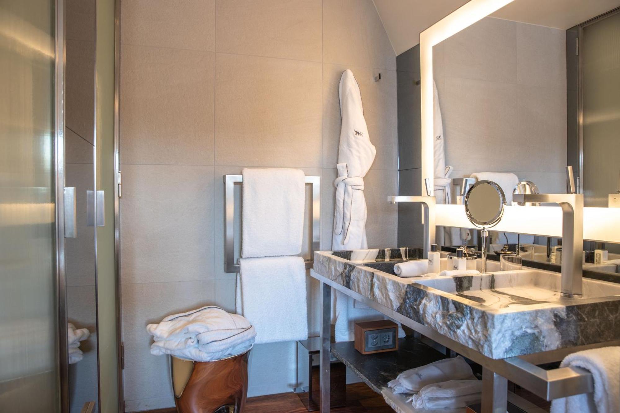 Lakeview Room