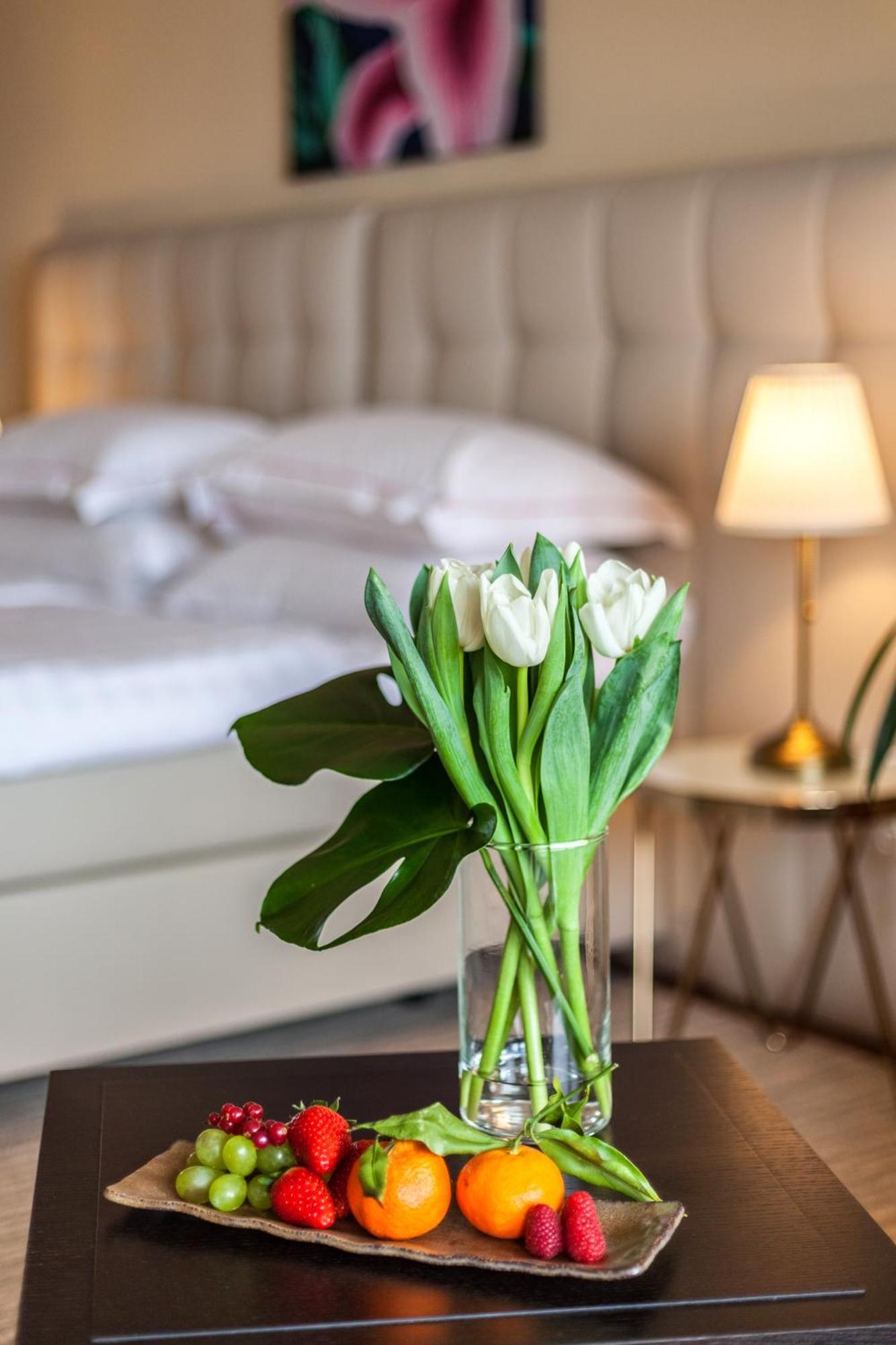 Deluxe Double Room with Lake View