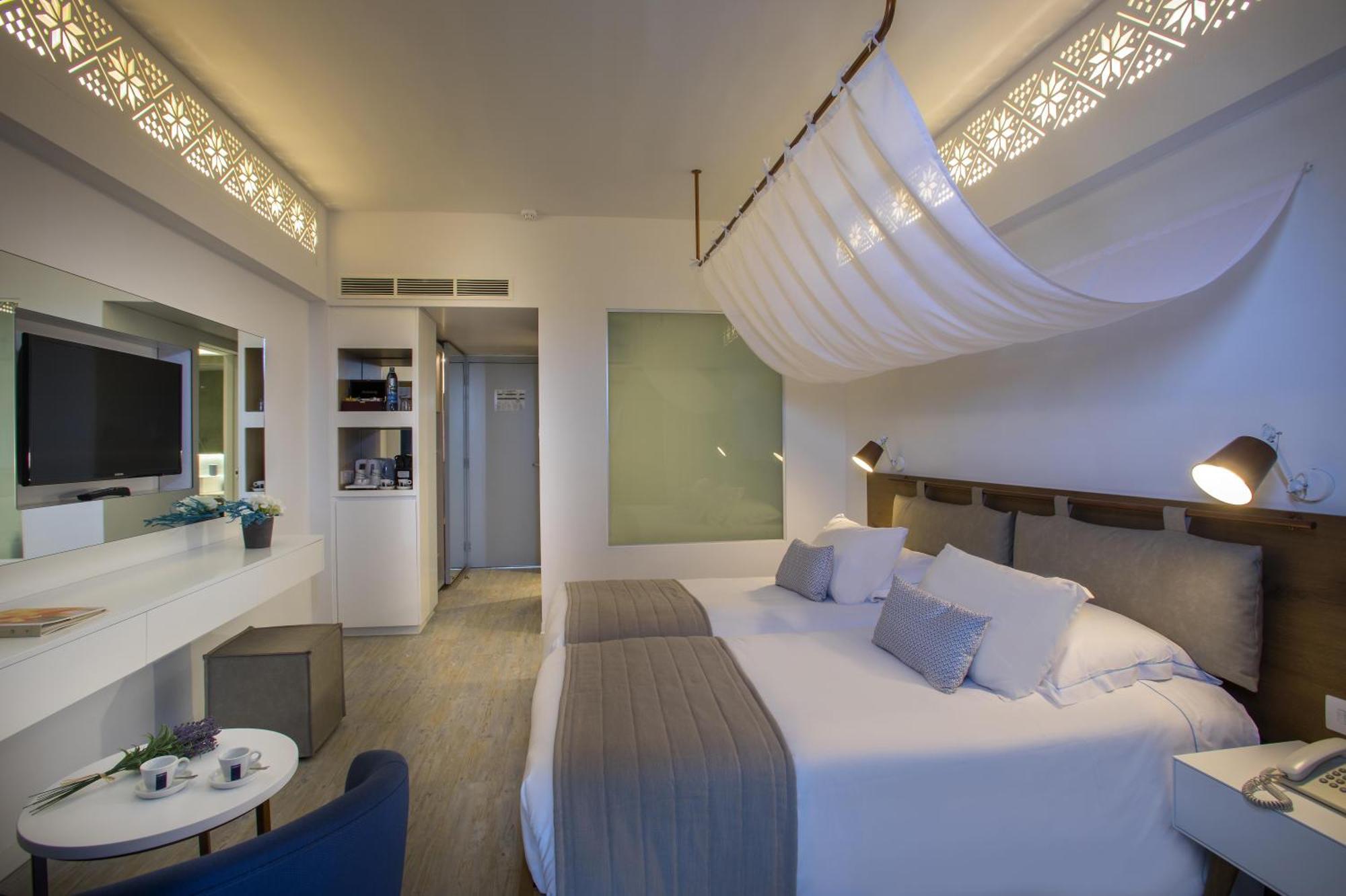 Single Room with Side Sea View