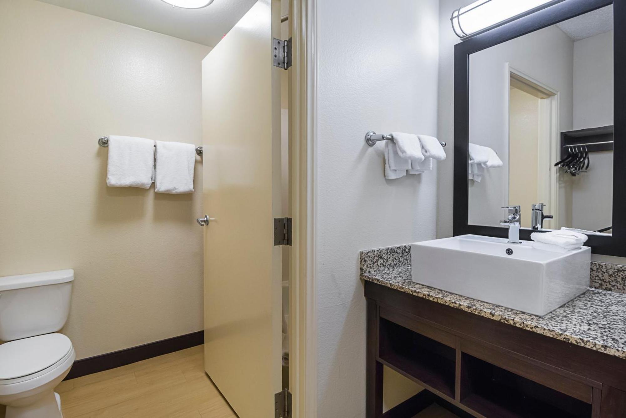 Deluxe Room with Two Double Beds Smoke Free