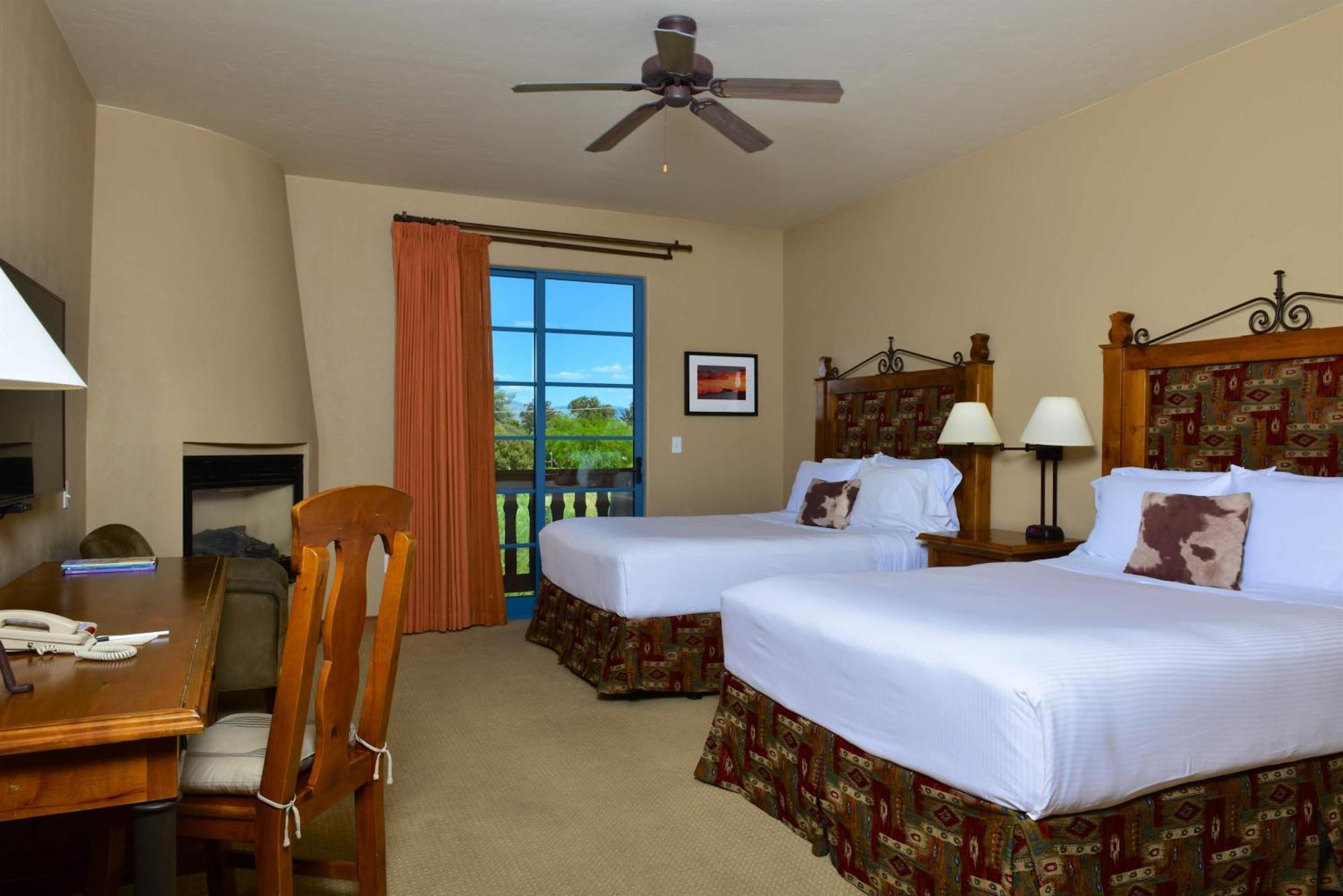 Deluxe Queen Room with Two Queen Beds