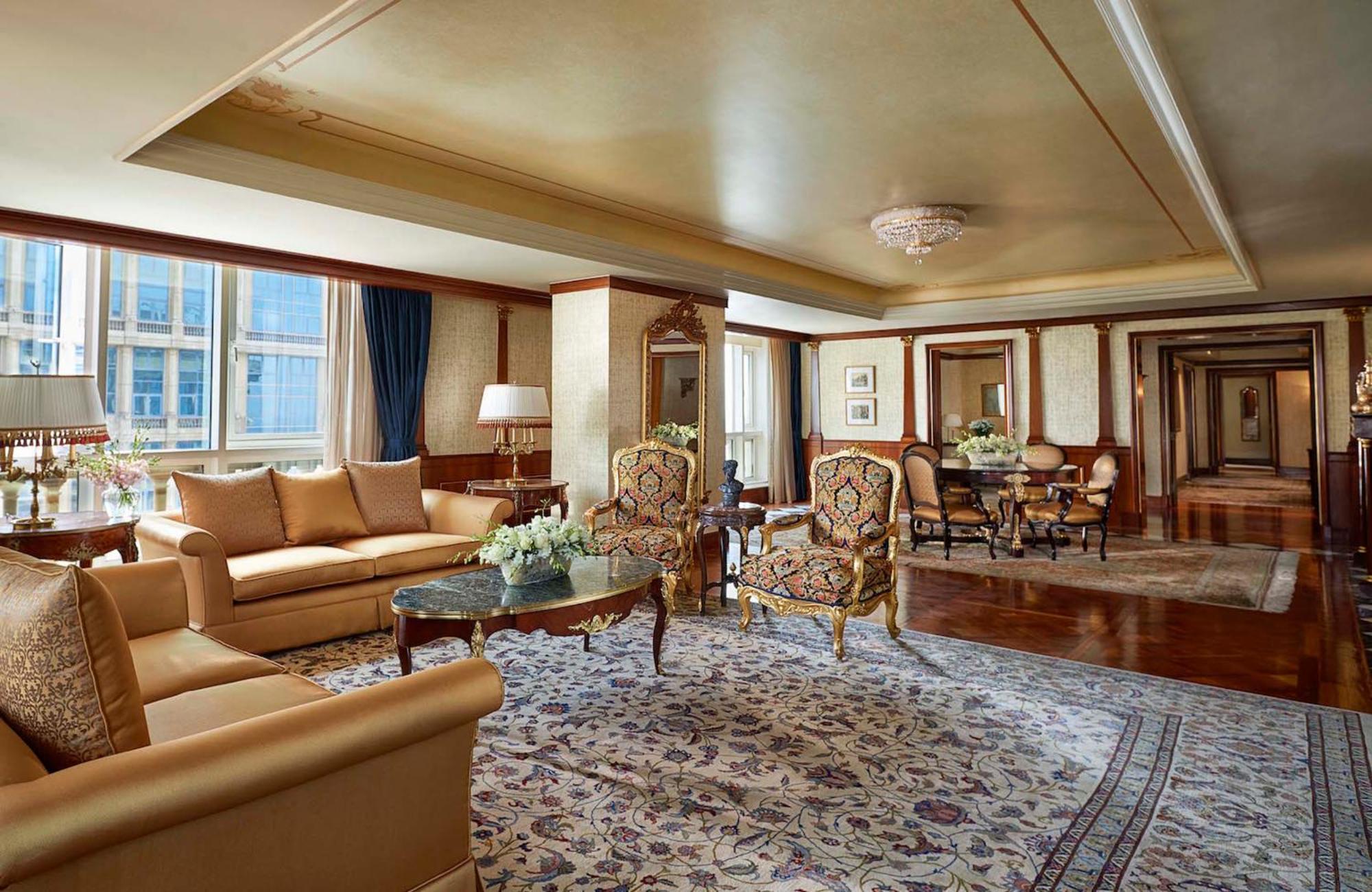 Royal Suite - 2 King and 2 Twin Beds