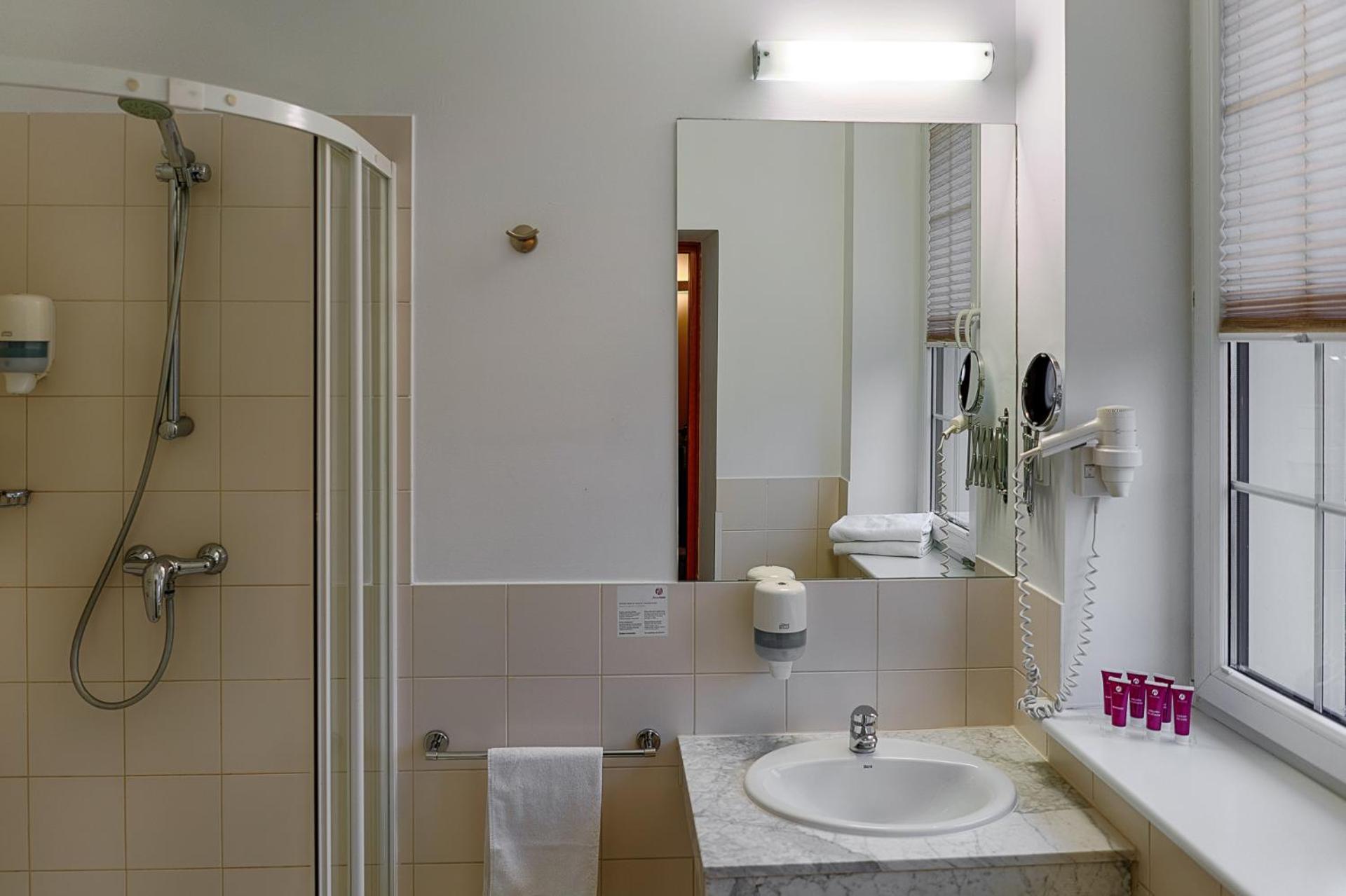 Large Double Room