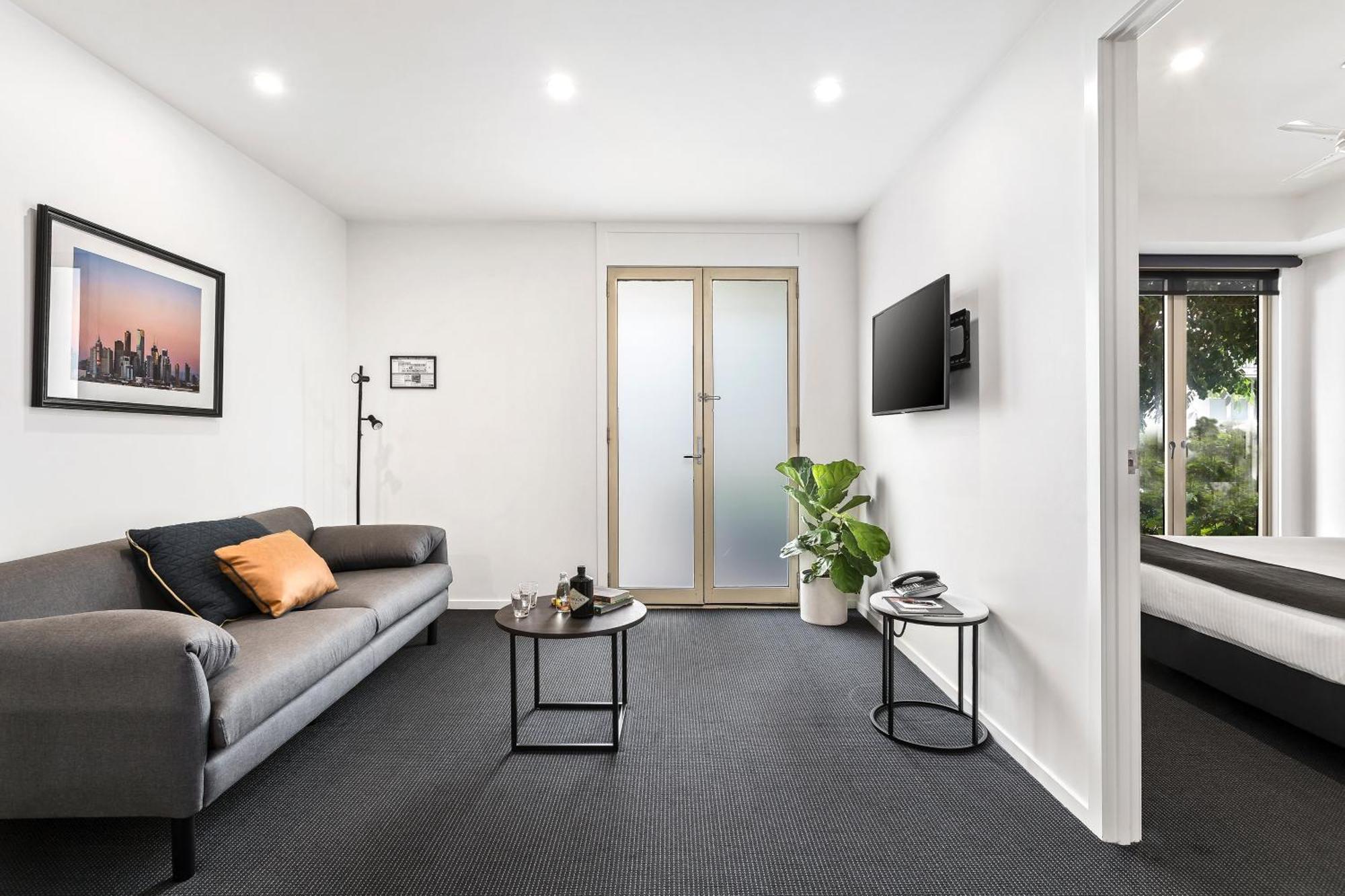 Superior One-Bedroom Apartment