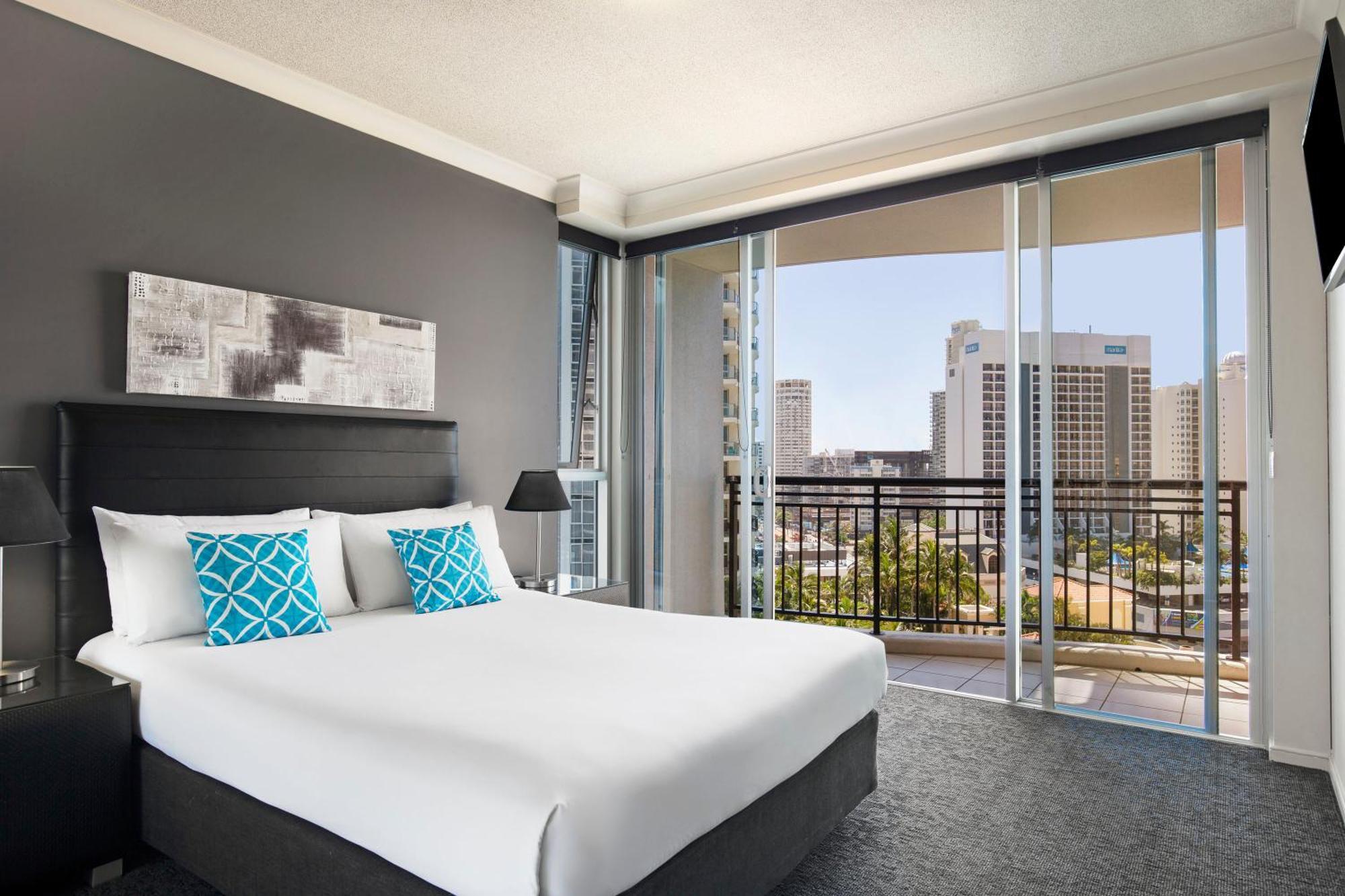 Two-Bedroom, One-Bathroom Apartment with Ocean View