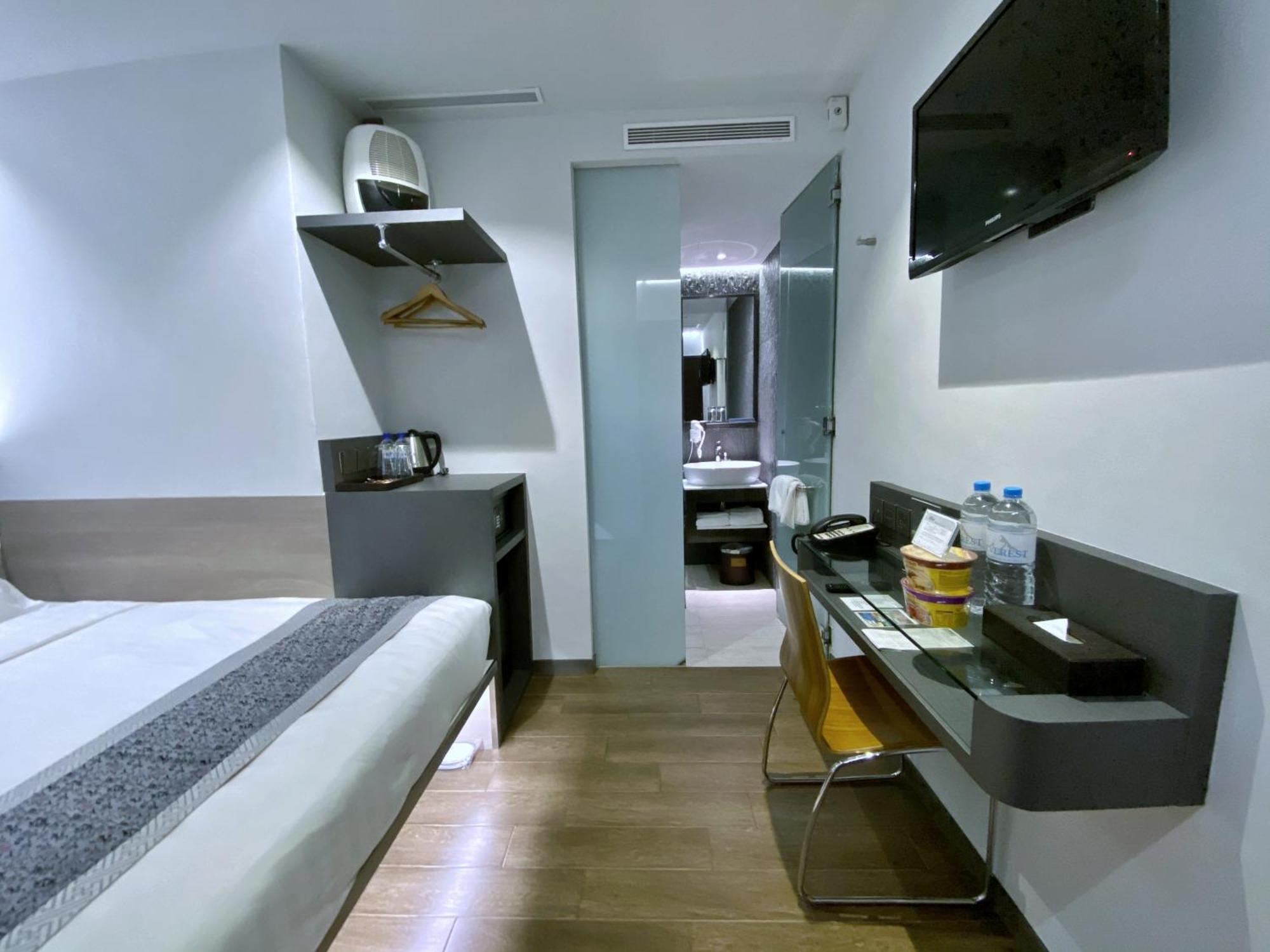 Standard King Room - No Window
