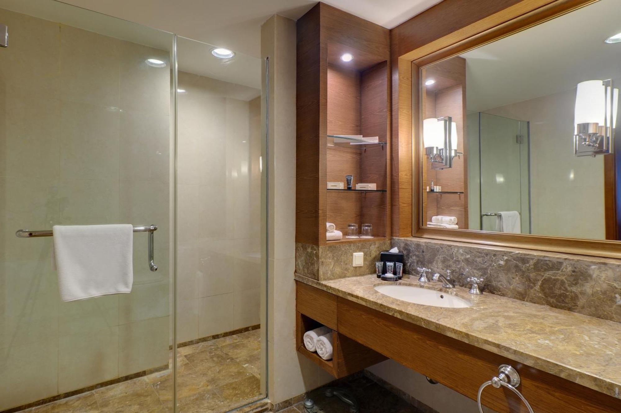 Arya Suite