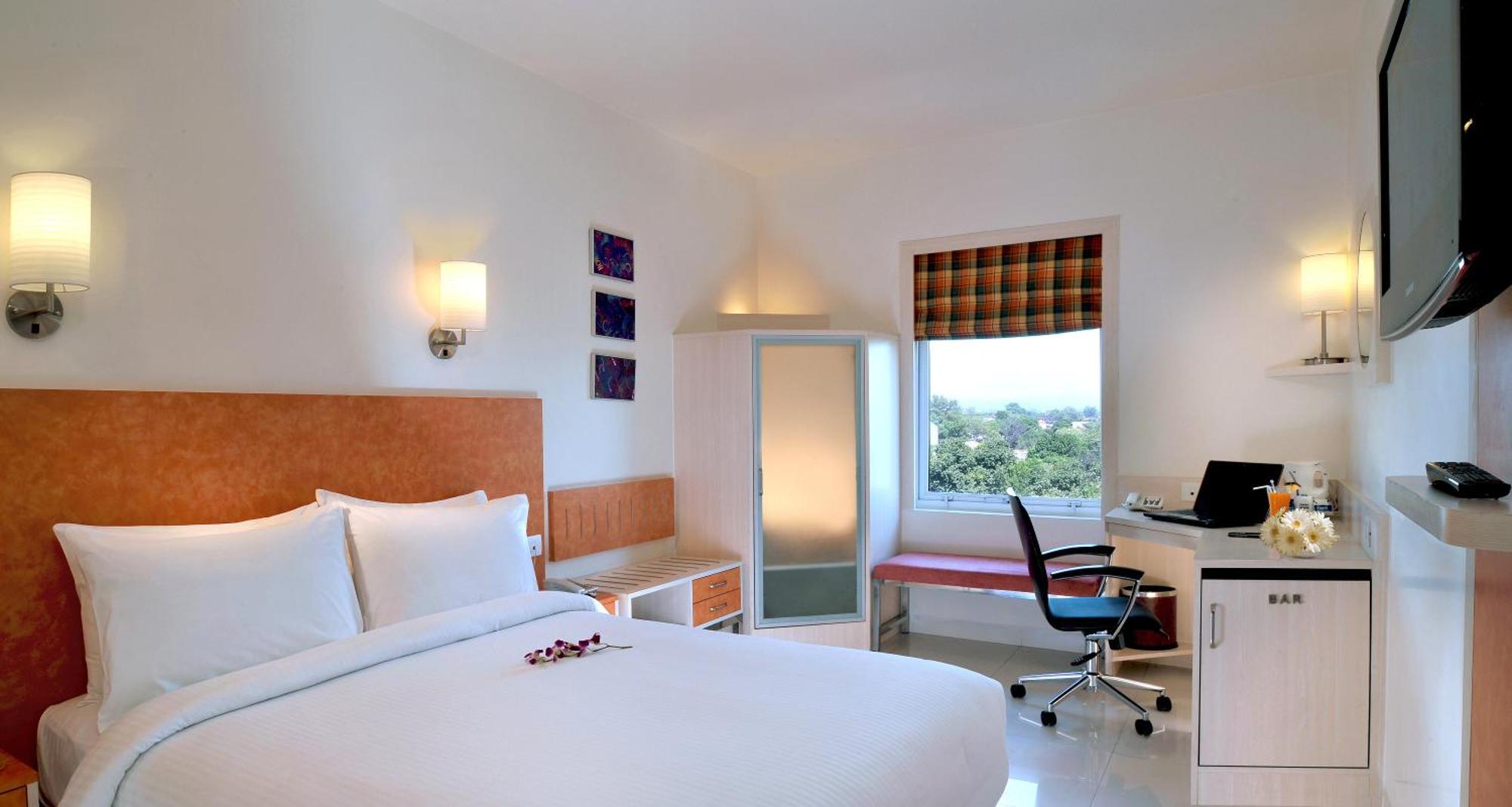 Day Use Room (For upto 6hrs use only between 10 AM to 4 PM Mandatory same day Checkout at 4 PM)