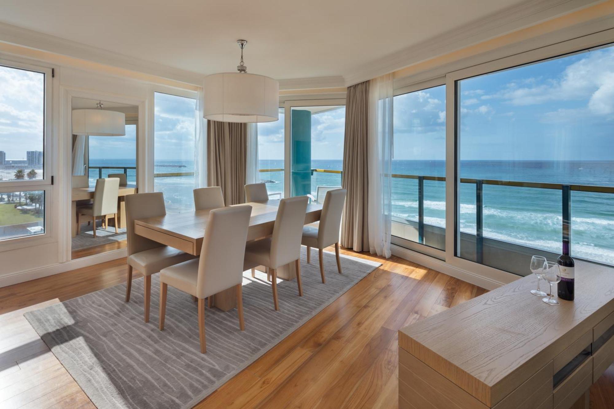 Ocean Premium Suite with Sea Front Blacony