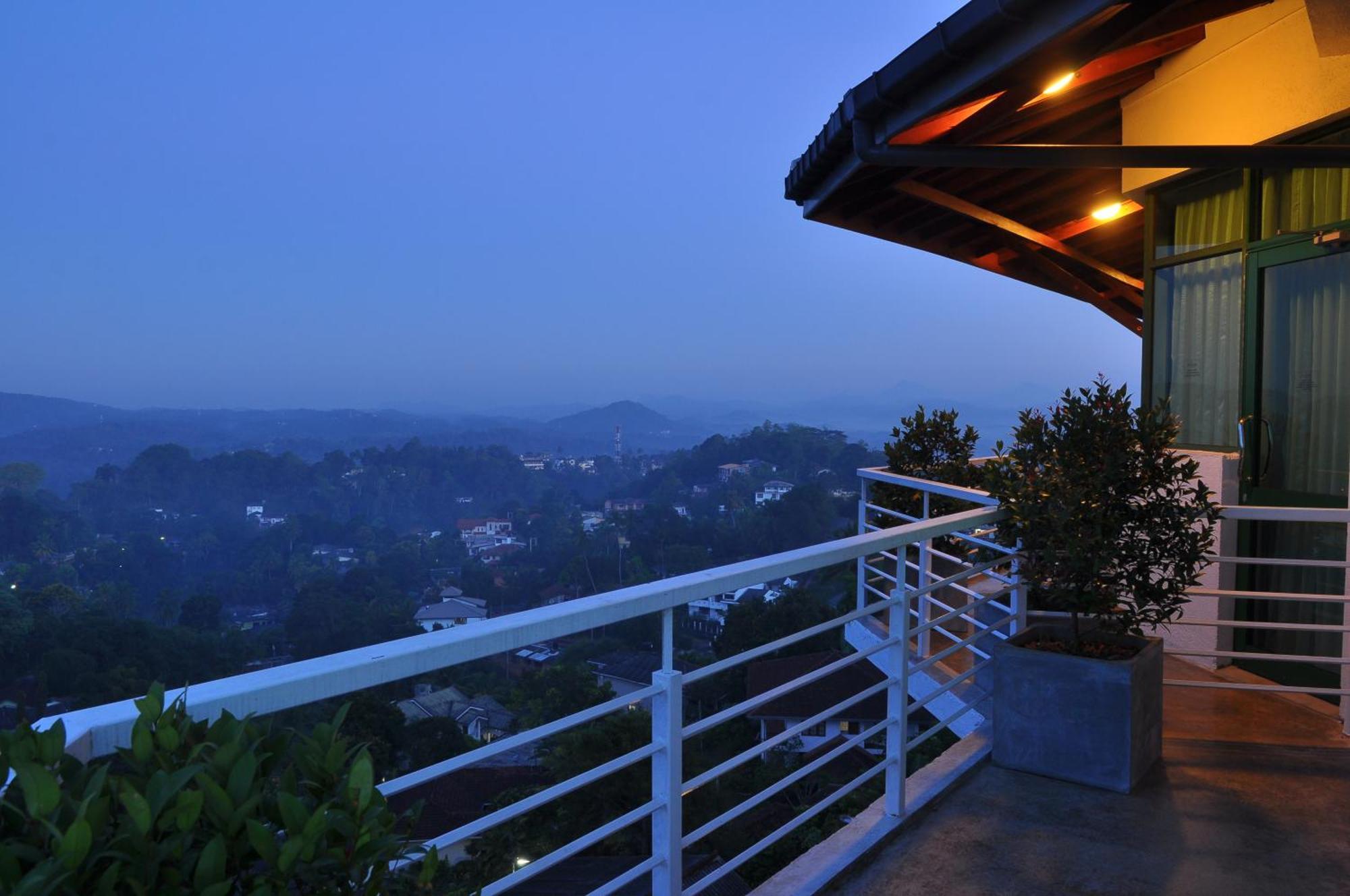 Superior Double or Twin Room with Mountain View
