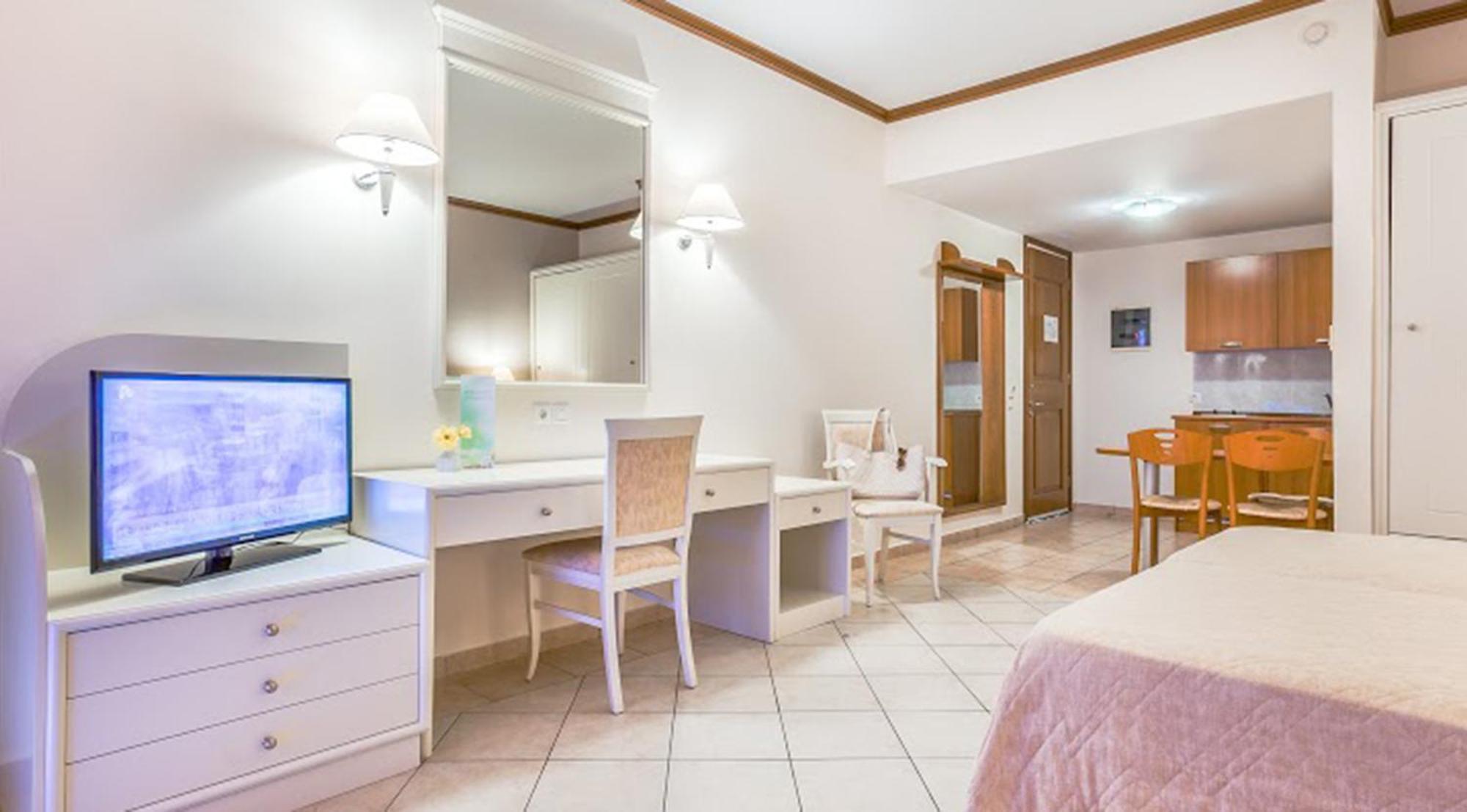 Double or Twin Room with Sea View (1 Adult + 2 Children)