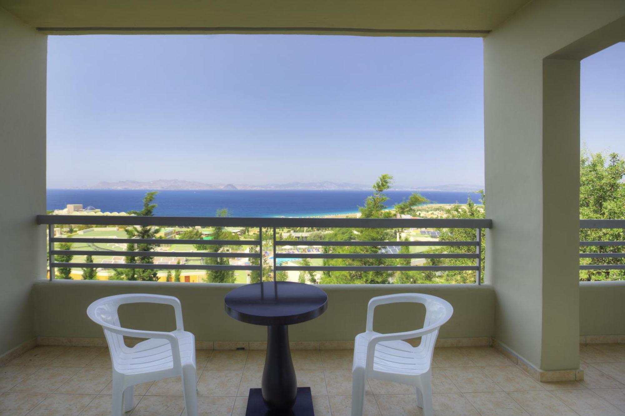 Family Room with Sea View (3 Adults + 1 Child)