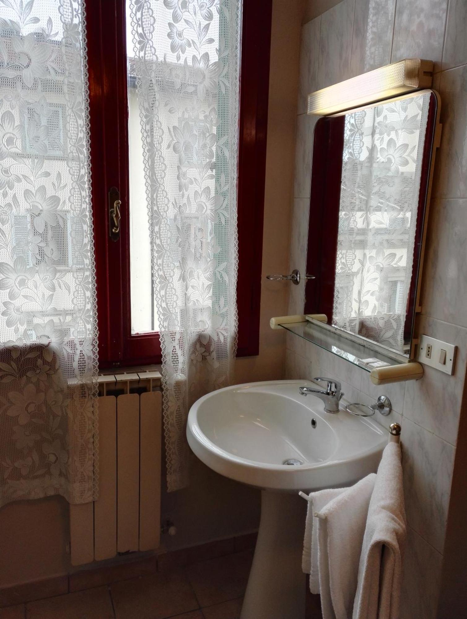 Economy Single Room with Shared Bathroom