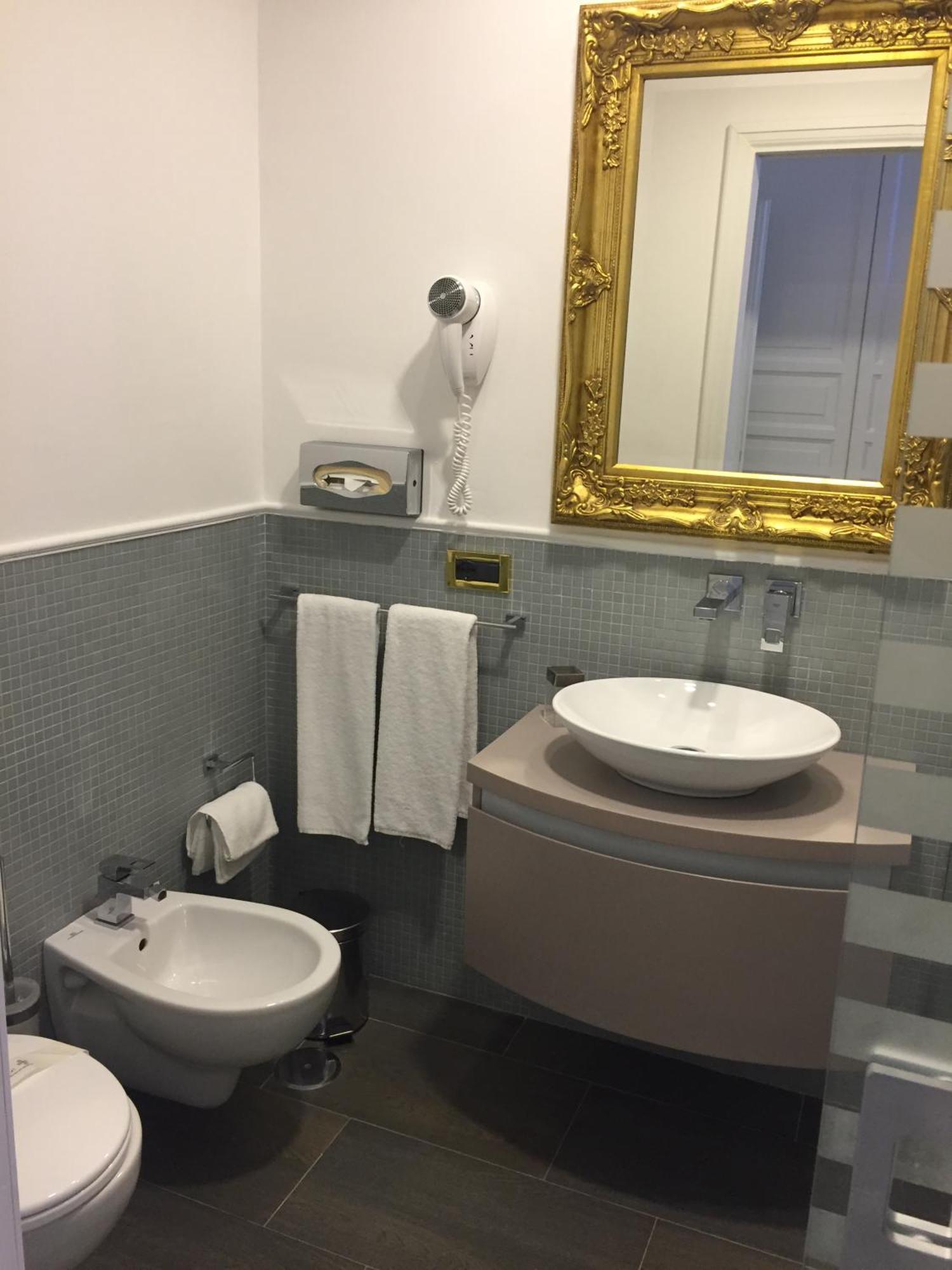 Deluxe Suite with Spa Bath