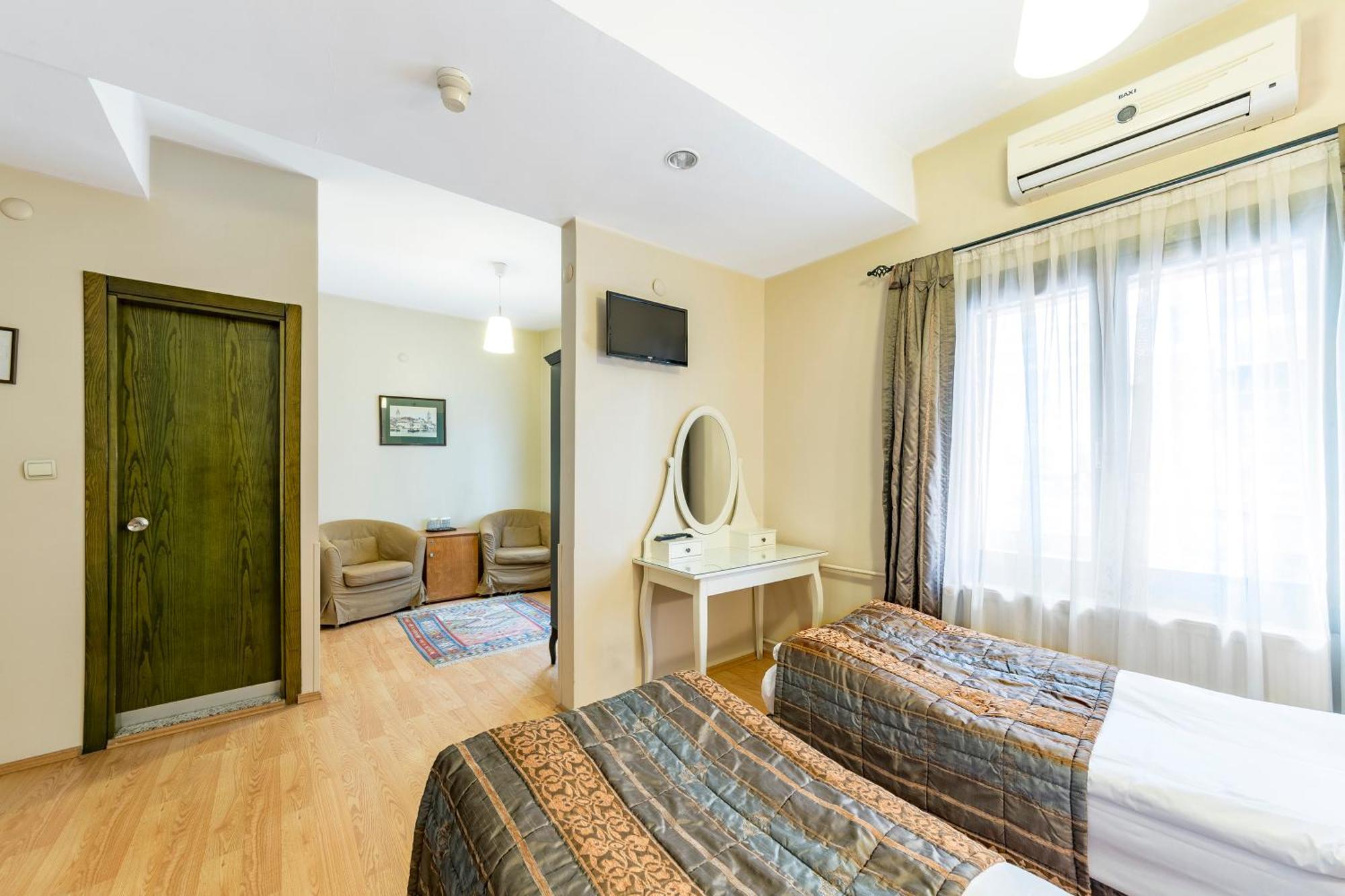 Triple Room