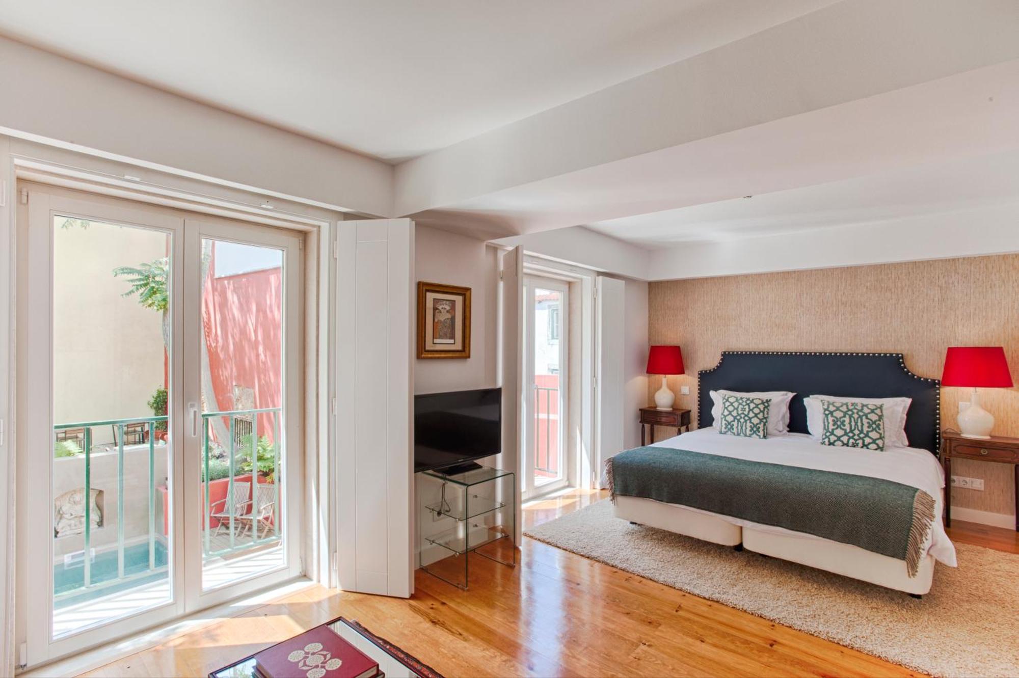 Junior Suite with Pool View