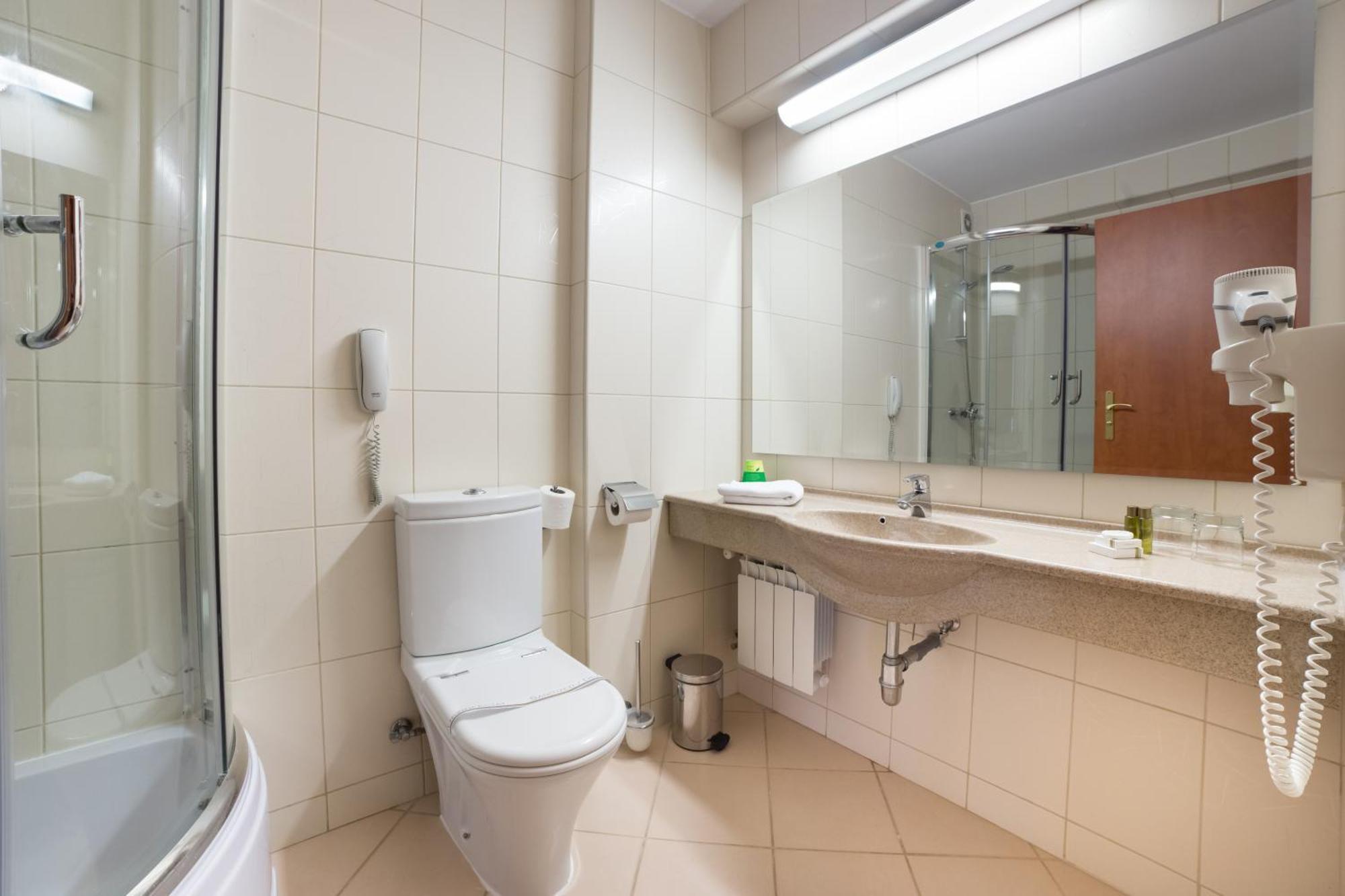 Suite with Free Parking