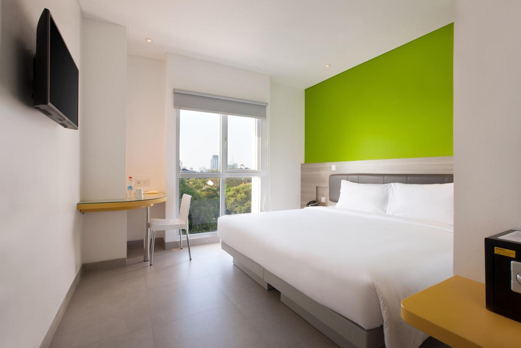 Smart Room Hollywood