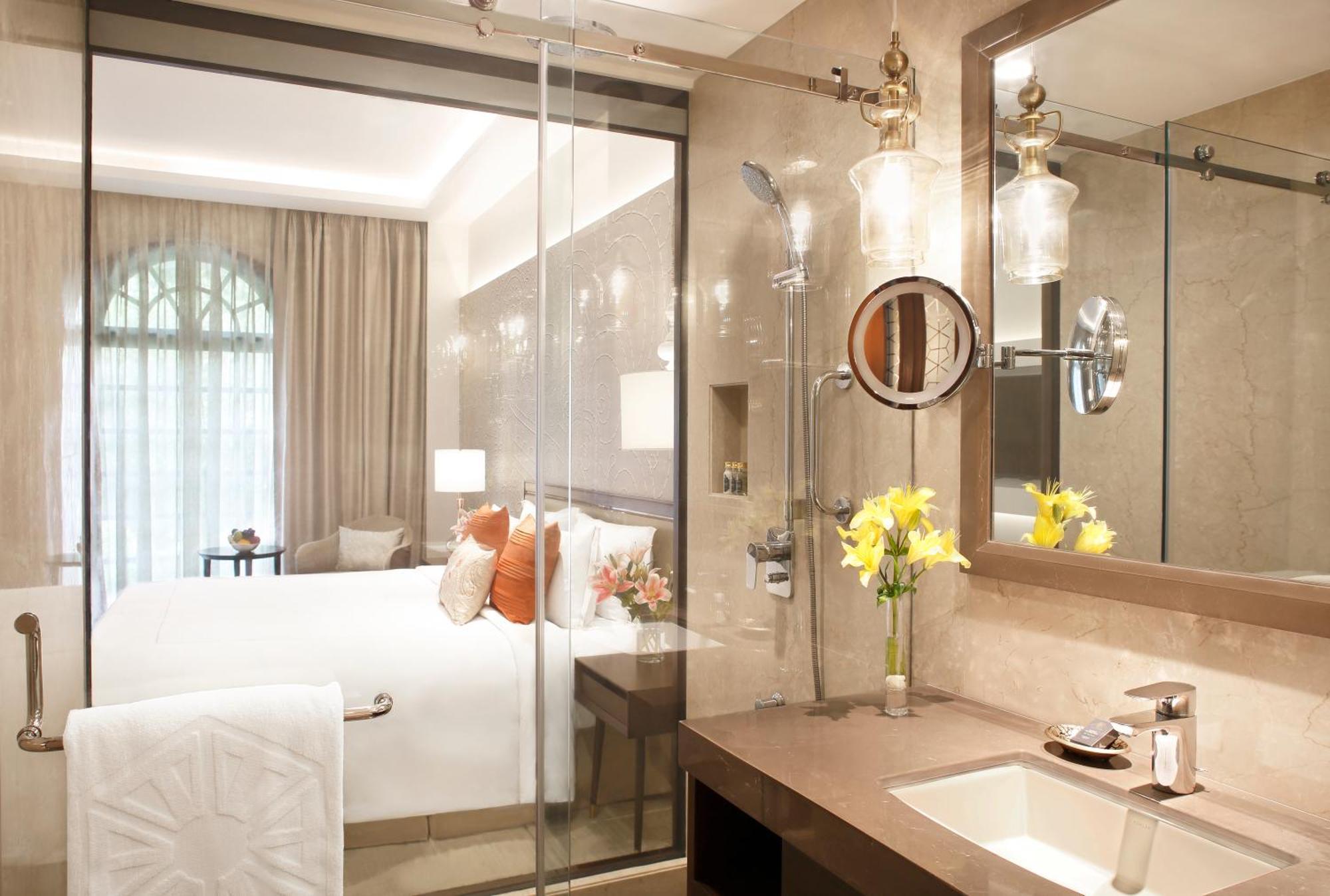 Deluxe Room King Bed