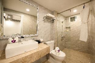 Deluxe Room with Window
