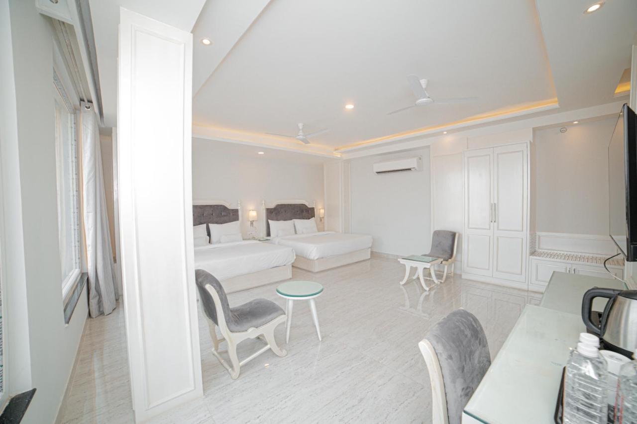 Deluxe Family Suite with 10% off on Two-way Airport/Railway/Bus Transfer and 20% Off on Laundry service for upto 2 clothing items