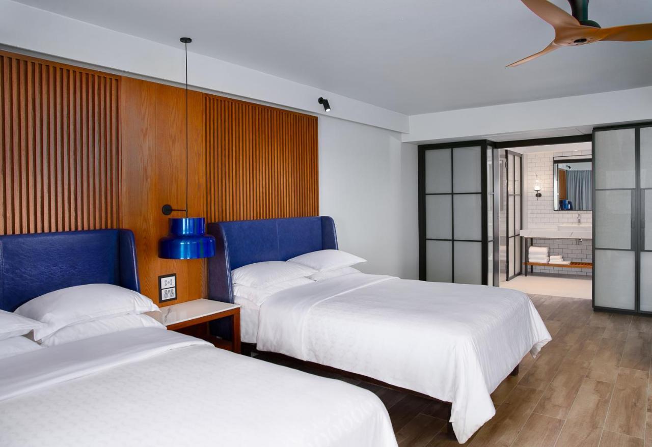 Large Double Room with Two Double Beds - Ocean Front