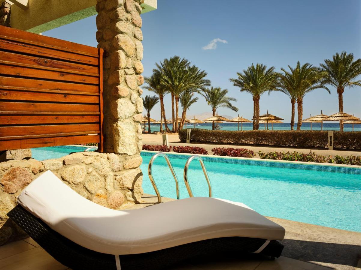 Swim-Up Room - Adults Only