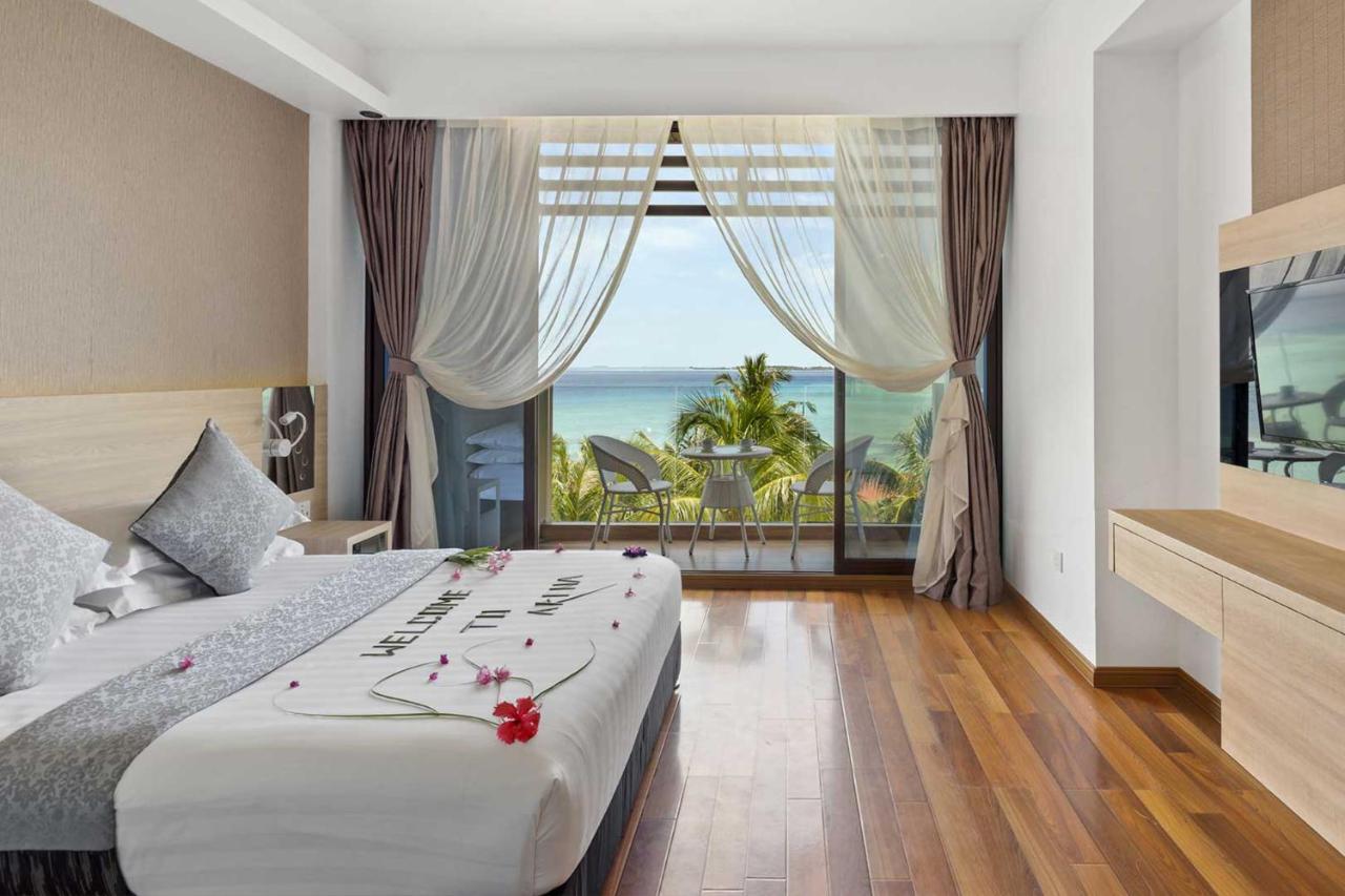 Deluxe Double Room with Balcony and Sea View