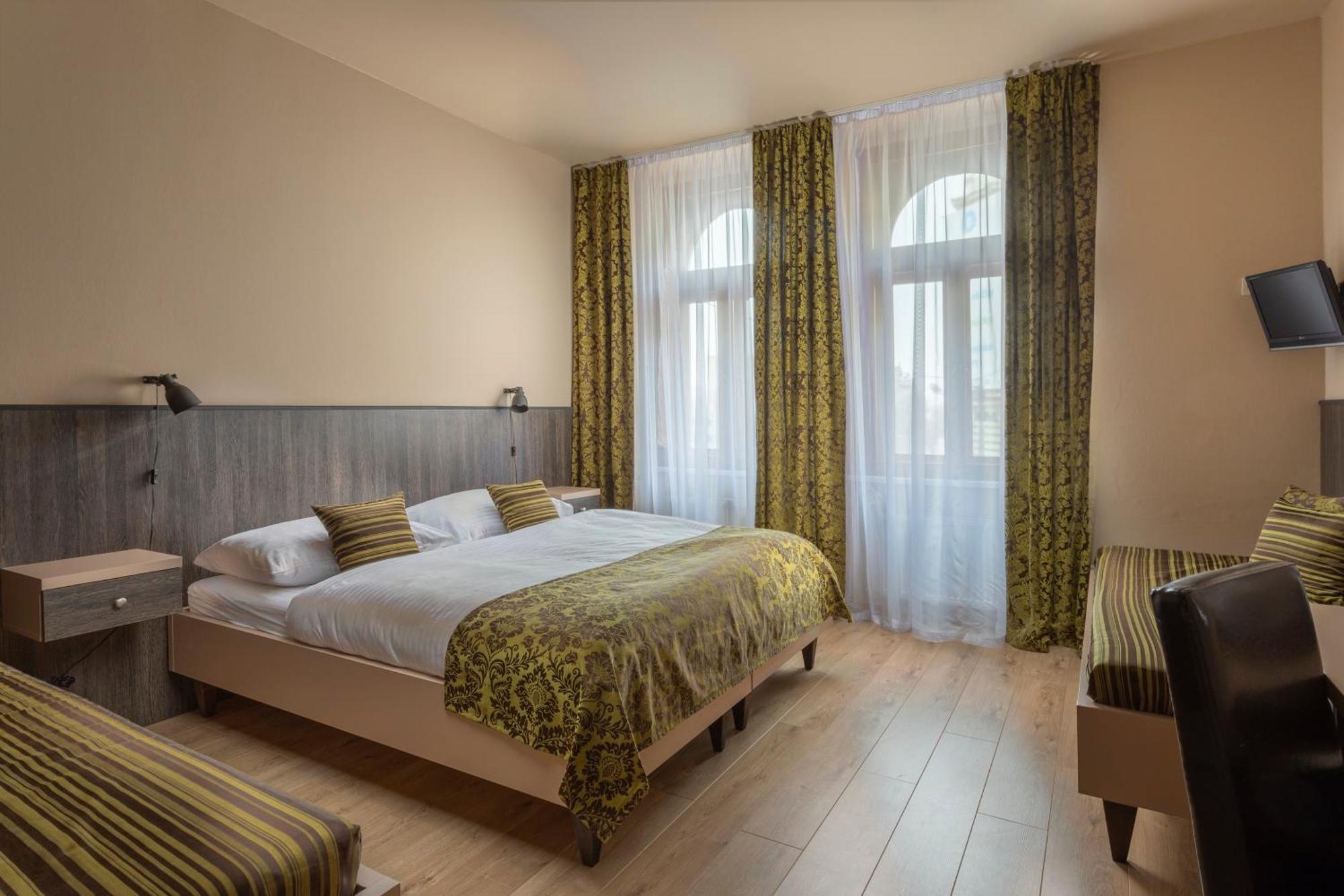 Standard Triple Room with Extra Bed