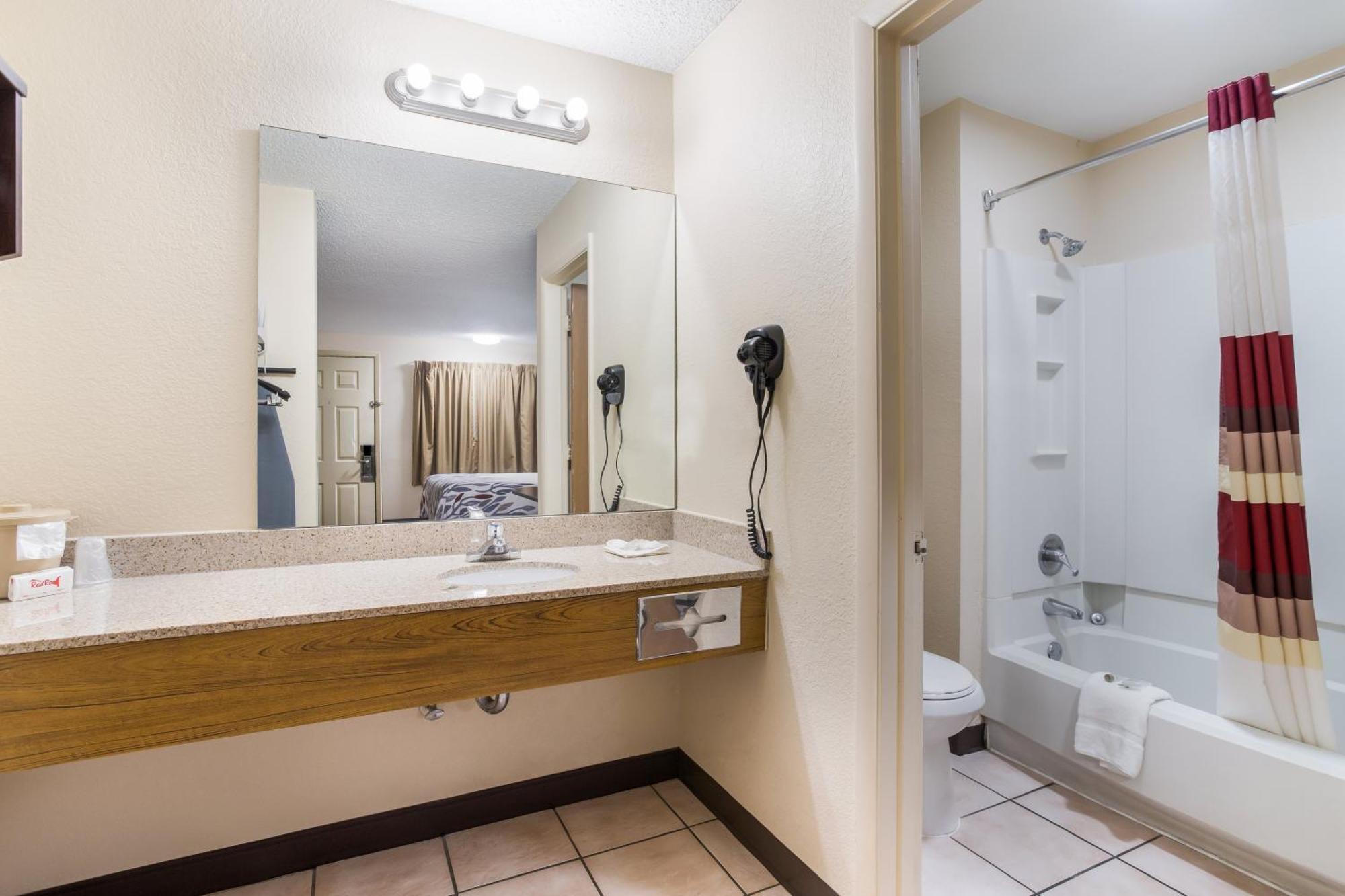 Suite with Two Queen Beds Smoke Free