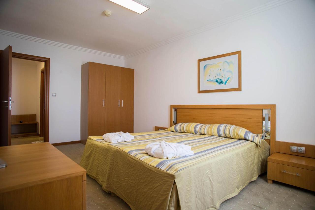 Two-Bedroom Apartment with Balcony (4 Adults)
