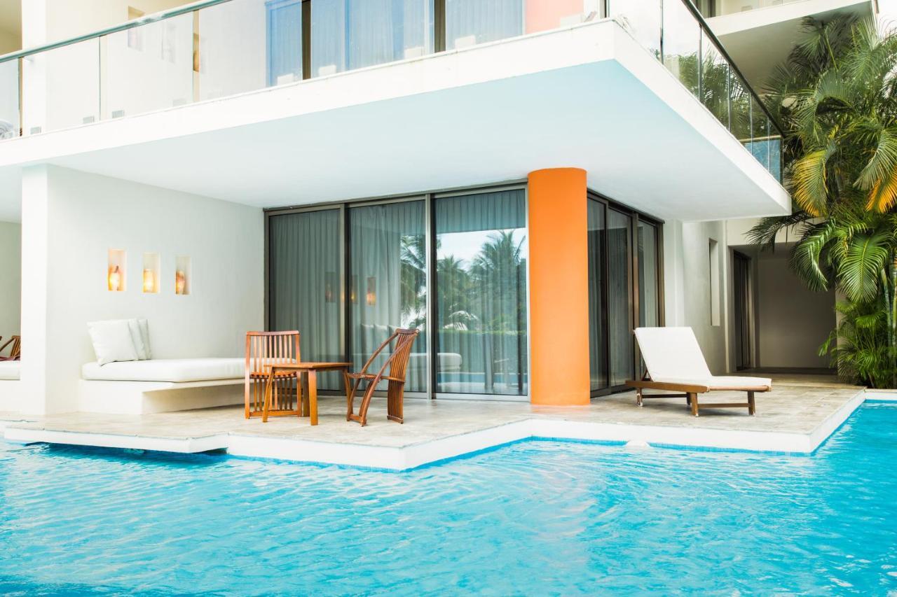 Junior Suite Swim Up Ocean View