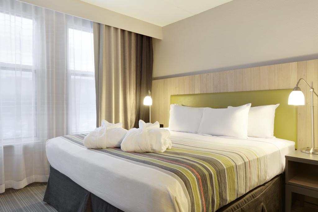 King Room with Tub - Disability Access/Non-Smoking