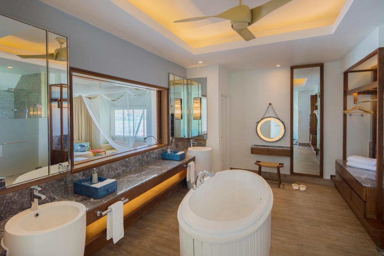 Club Sunset Overwater Pool Villa
