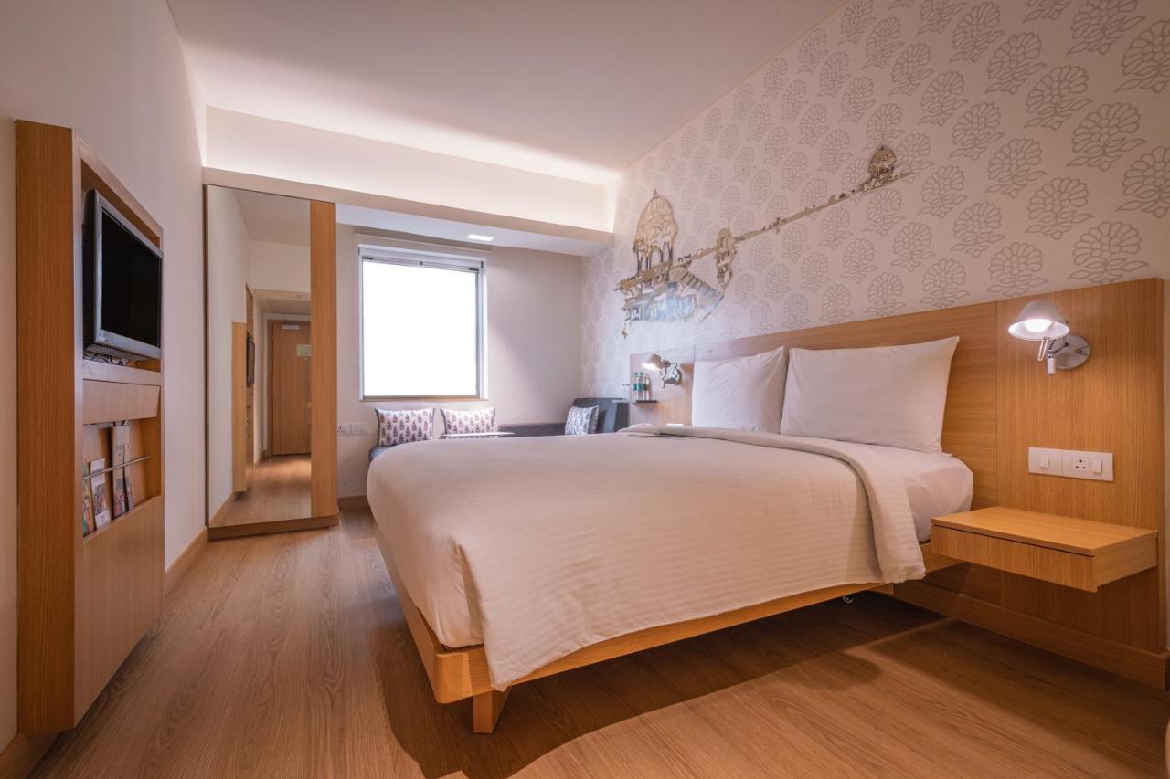 Superior Queen Room - 30% off food and beverages