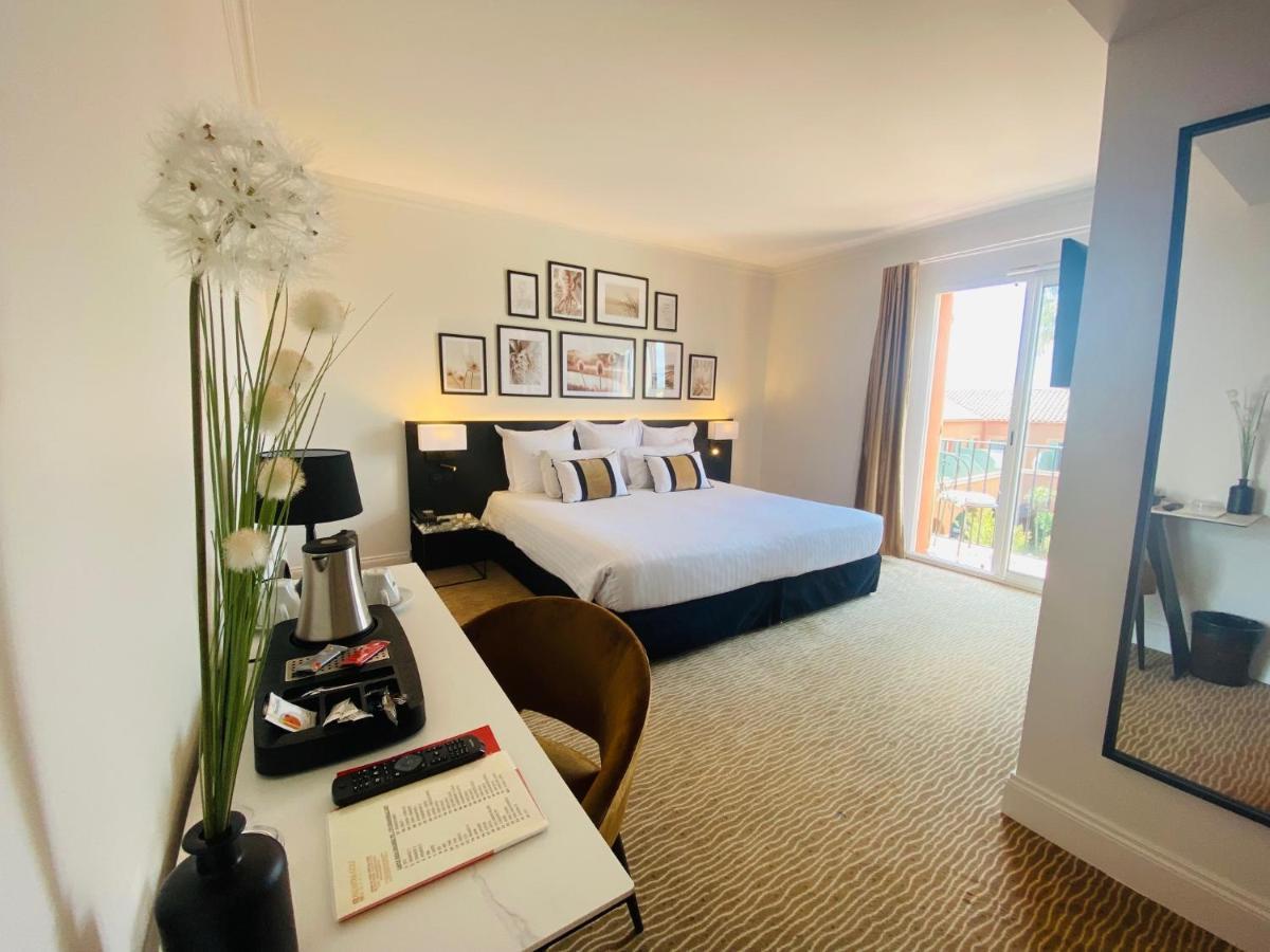 Classic Double Room with or without balcony and heated swimming pool access- free parking
