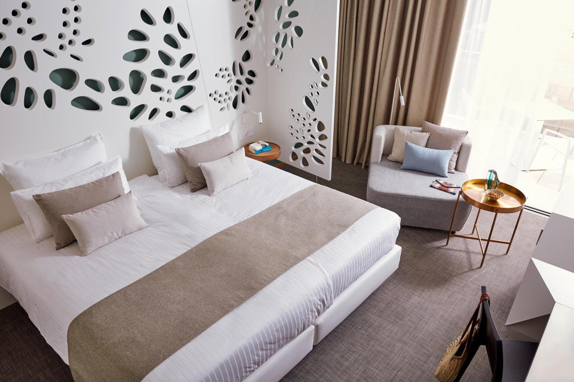 Superior Double or Twin Room with Terrace