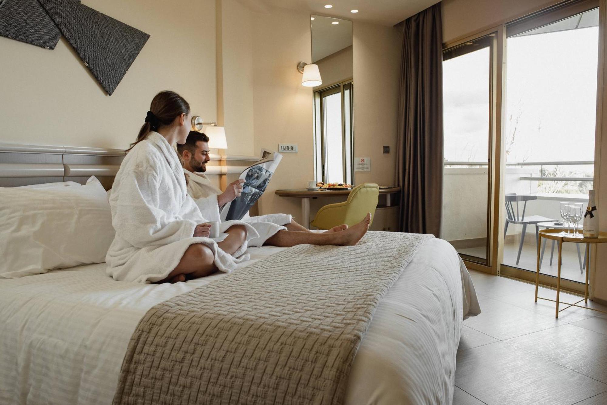 Superior Double or Twin Room with Side Sea View