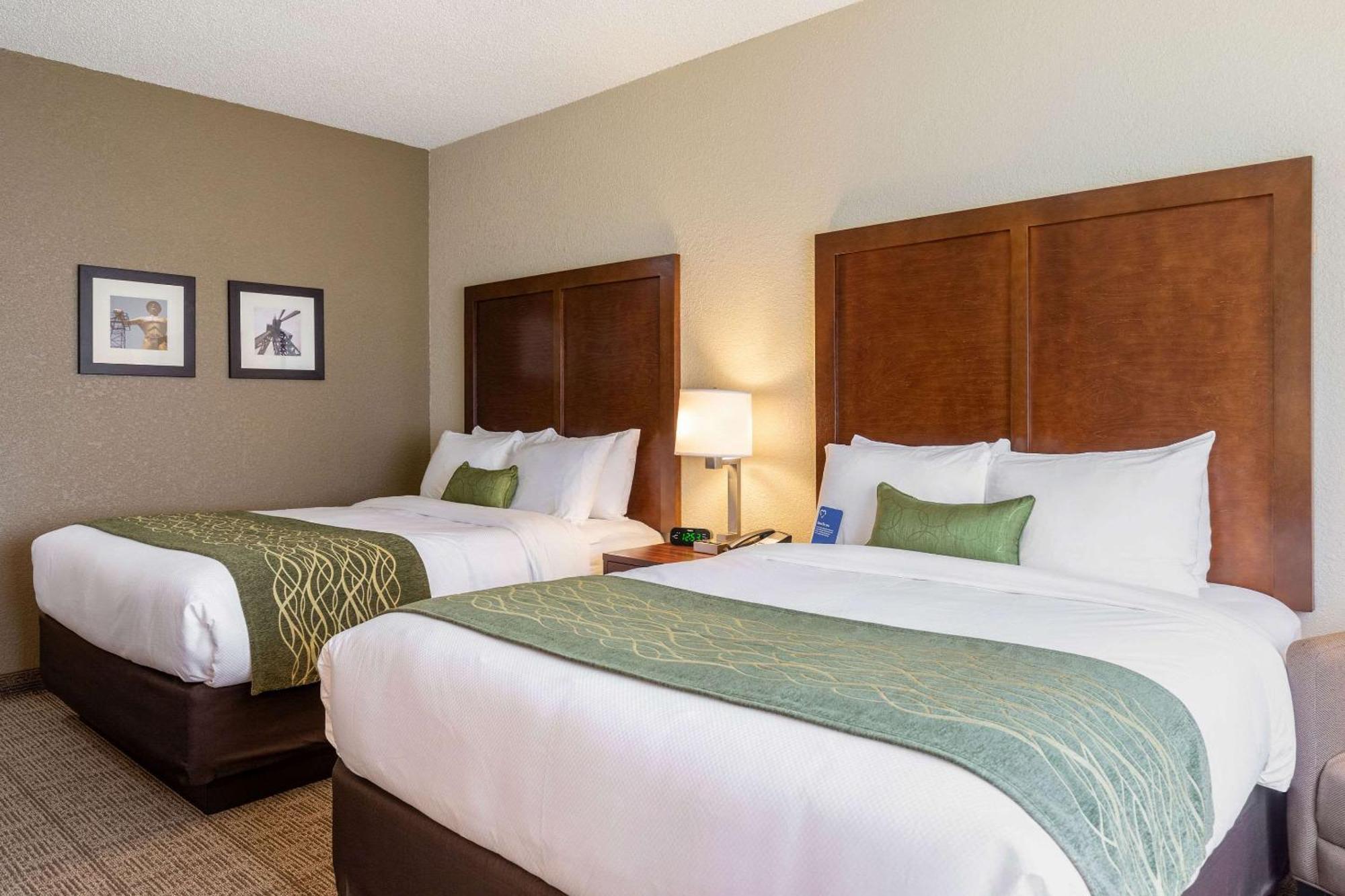 Queen Room with Two Queen Beds - Accessible/Non-Smoking