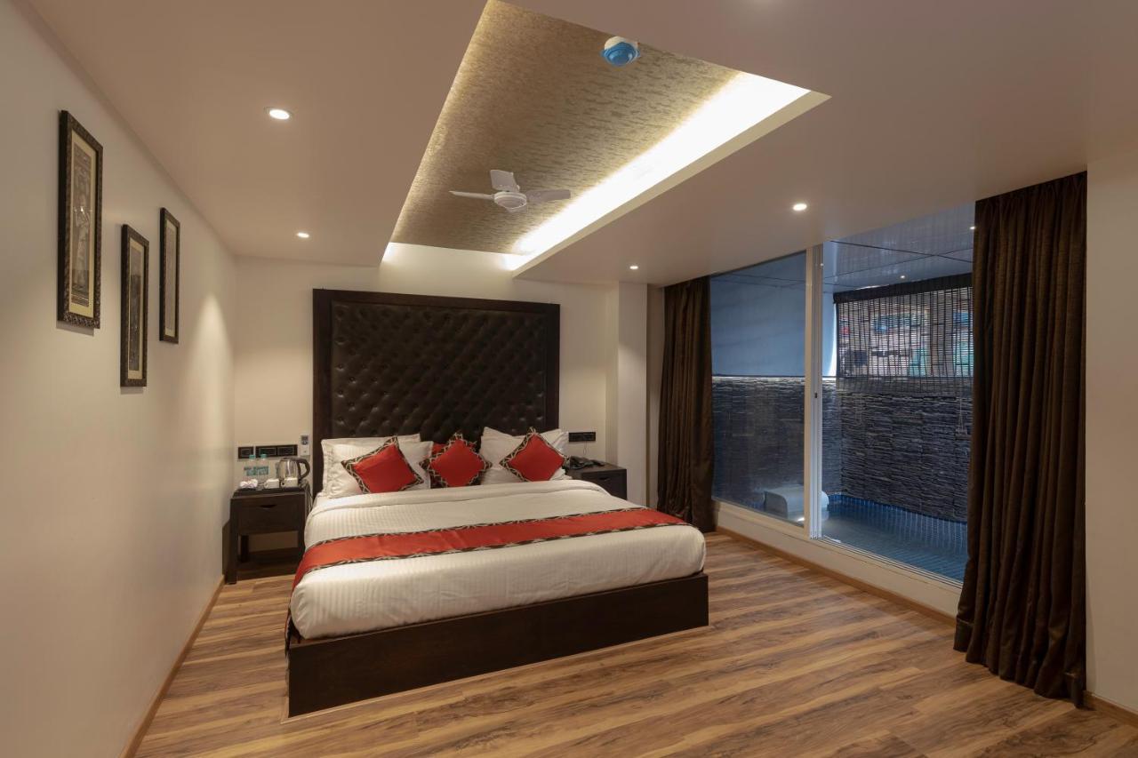 King Room with Pool View