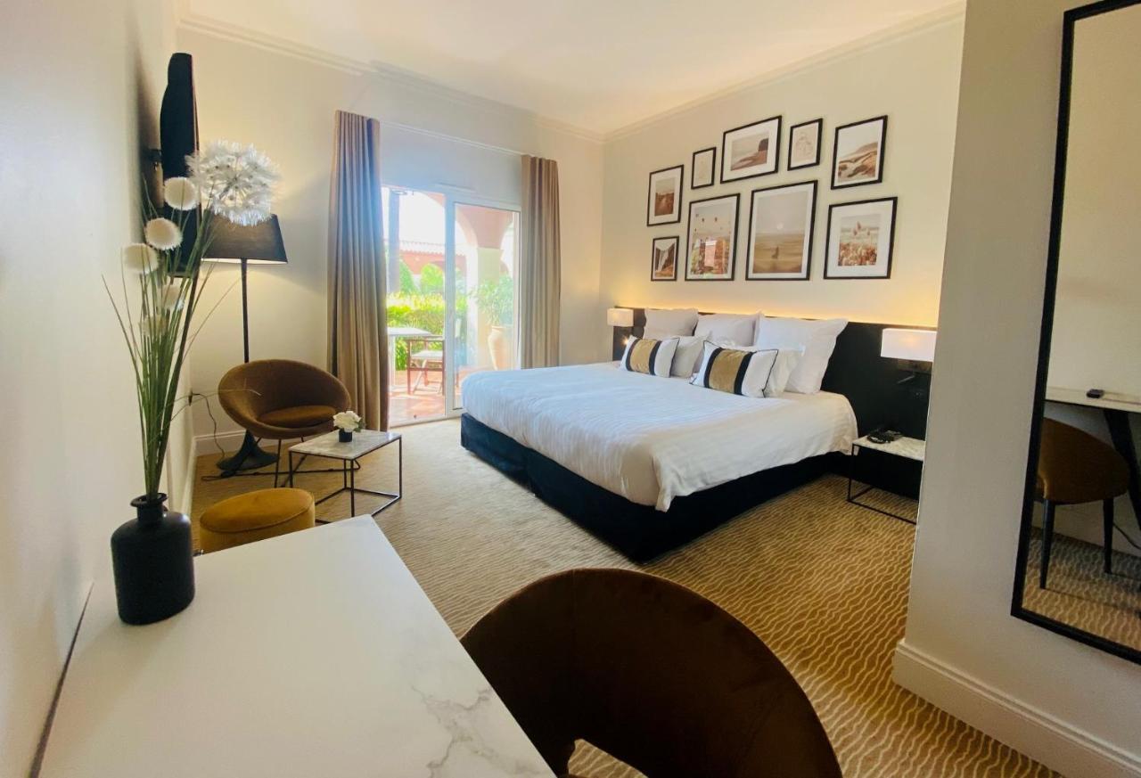 Comfort Double Room with Terrace and Garden View and heated swimming pool access - free parking